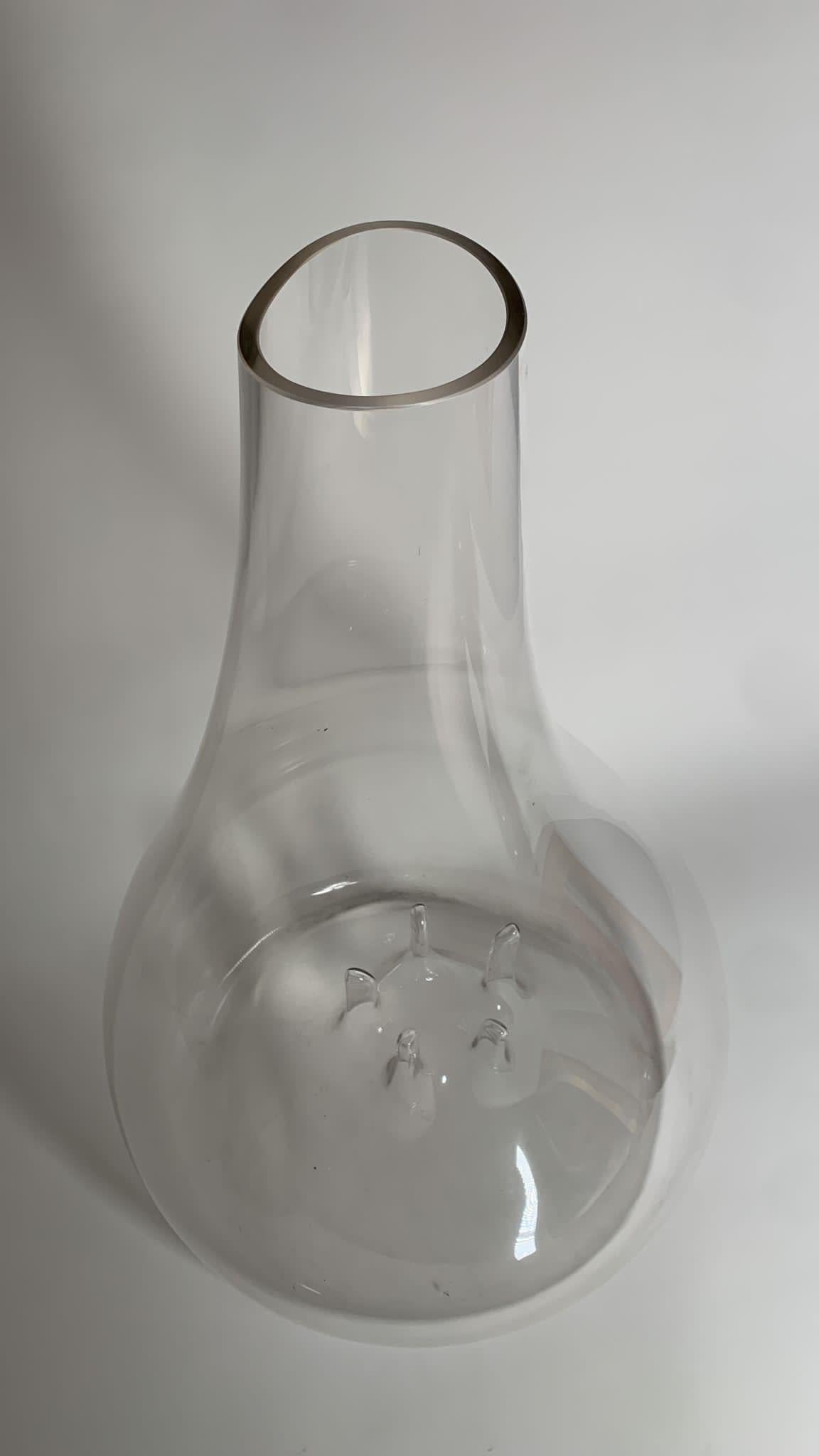 Italian Glass Vase Oltre Model by Toni Zuccheri for VeArt For Sale 1