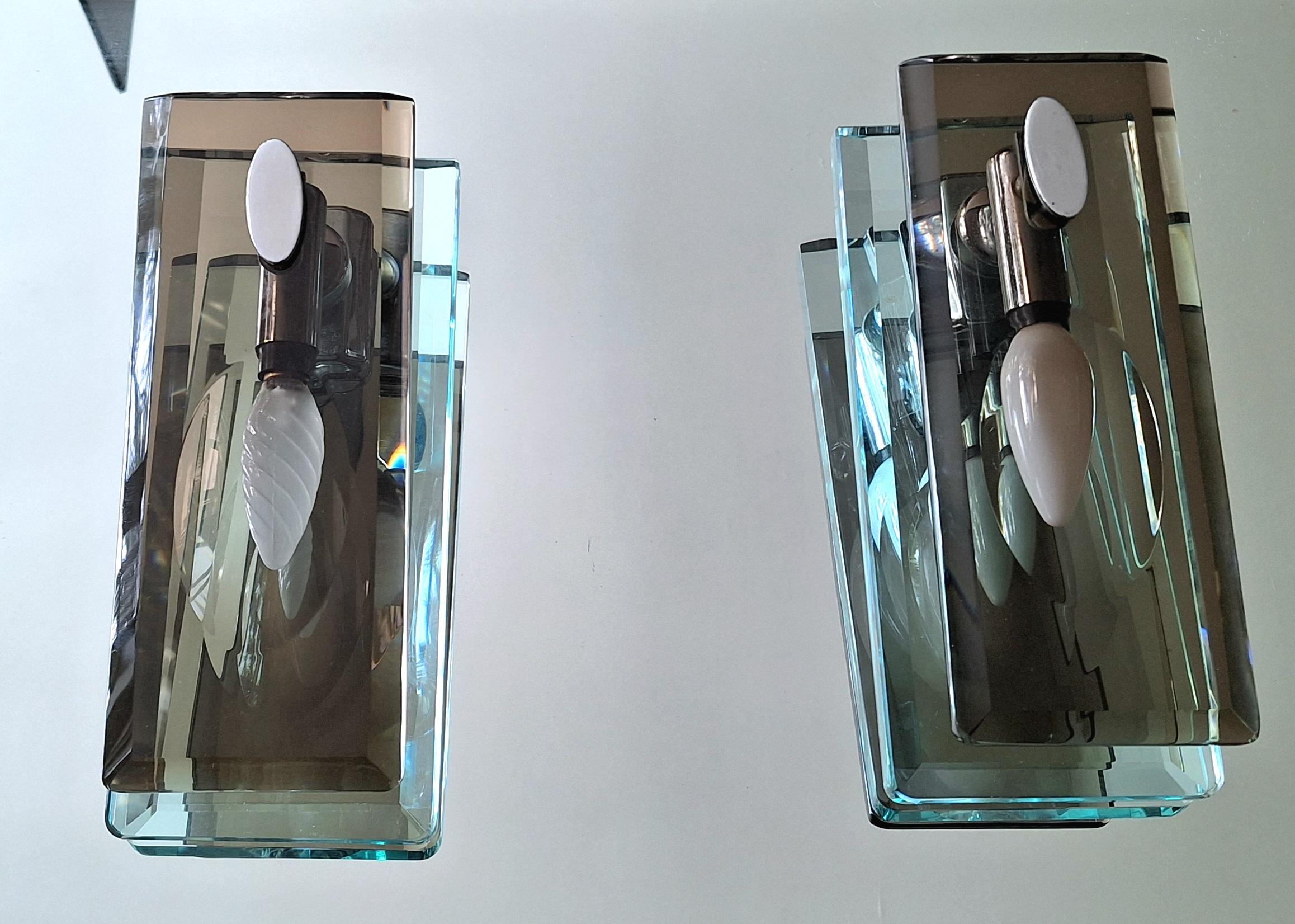 italian Glass wall scones attributed to Max Ingrand For Sale 3