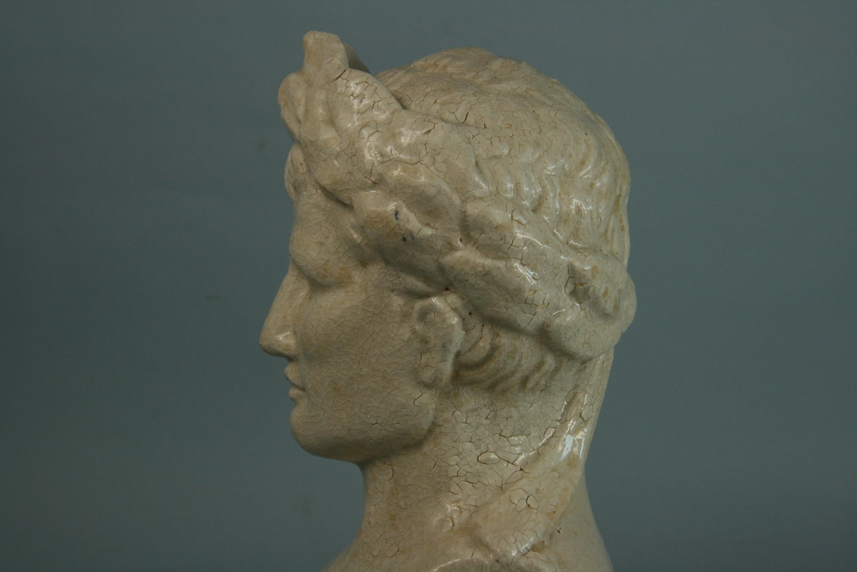 Buste/sculpture romain en céramique émaillée italienne, années 1940 en vente 1