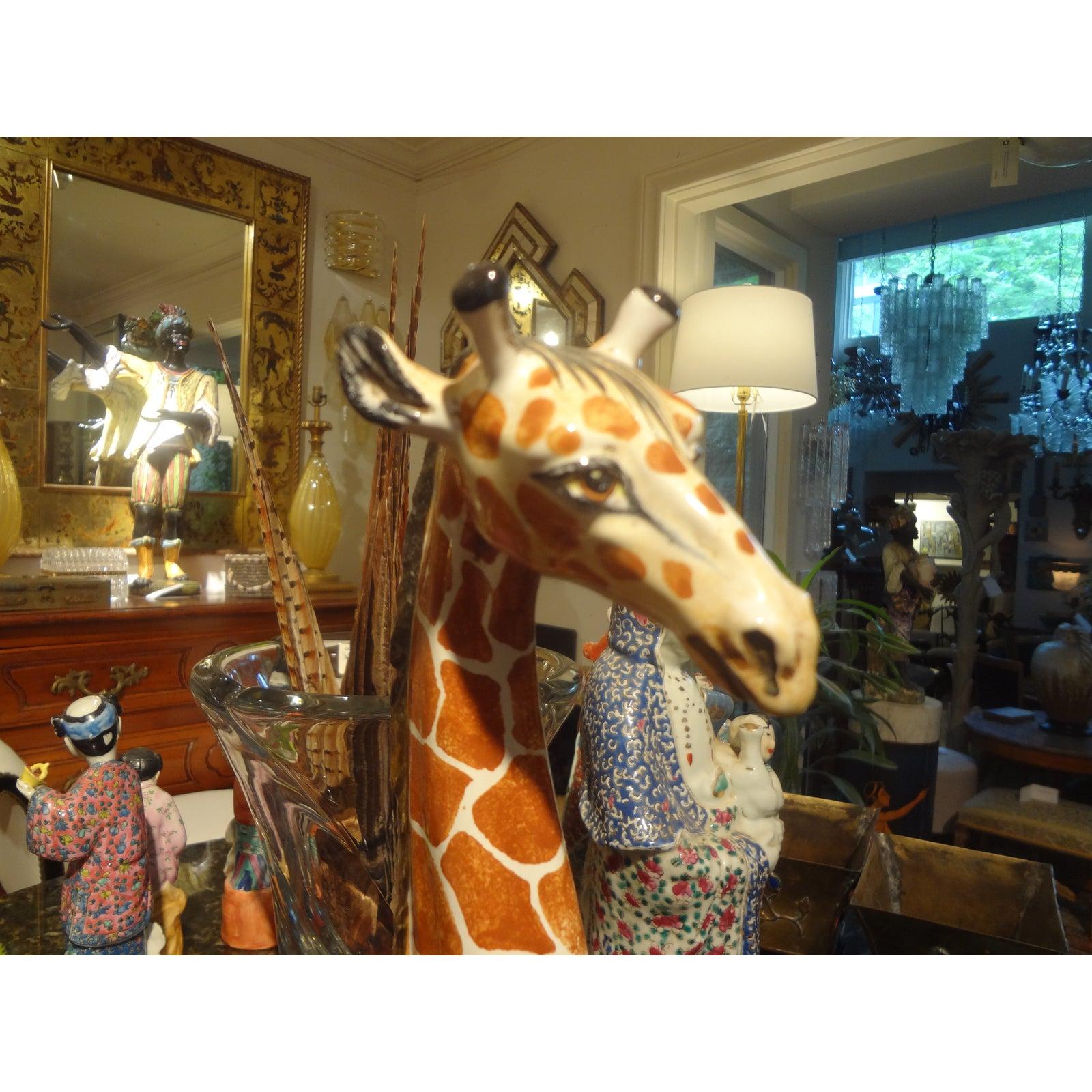 Vernissé Figure de girafe en terre cuite italienne émaillée en vente