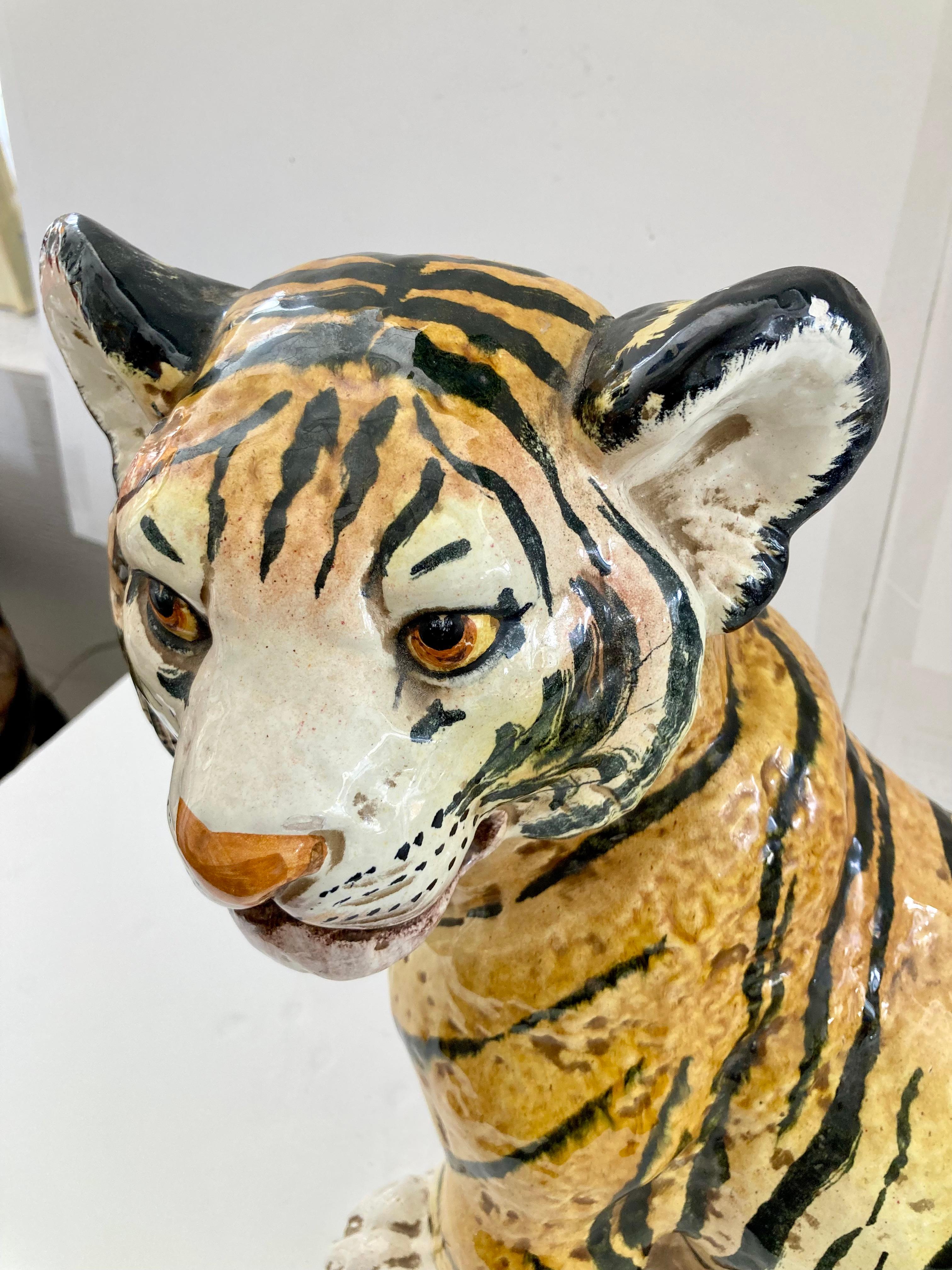 Lionceau tigre italien en terre cuite émaillée en vente 2