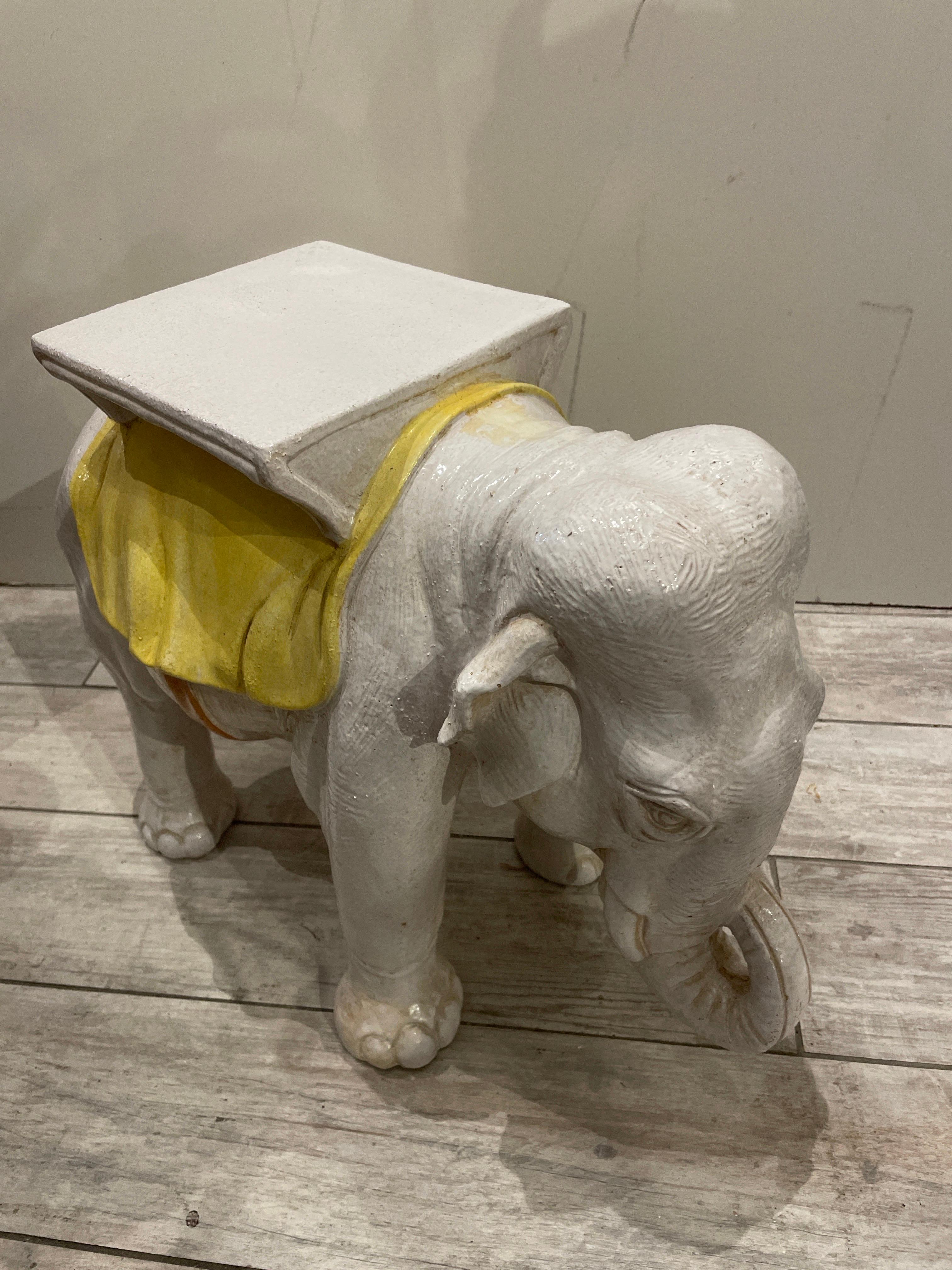 Italienischer glasierter Terrakotta-Elefant-Gartensitz im Angebot 6