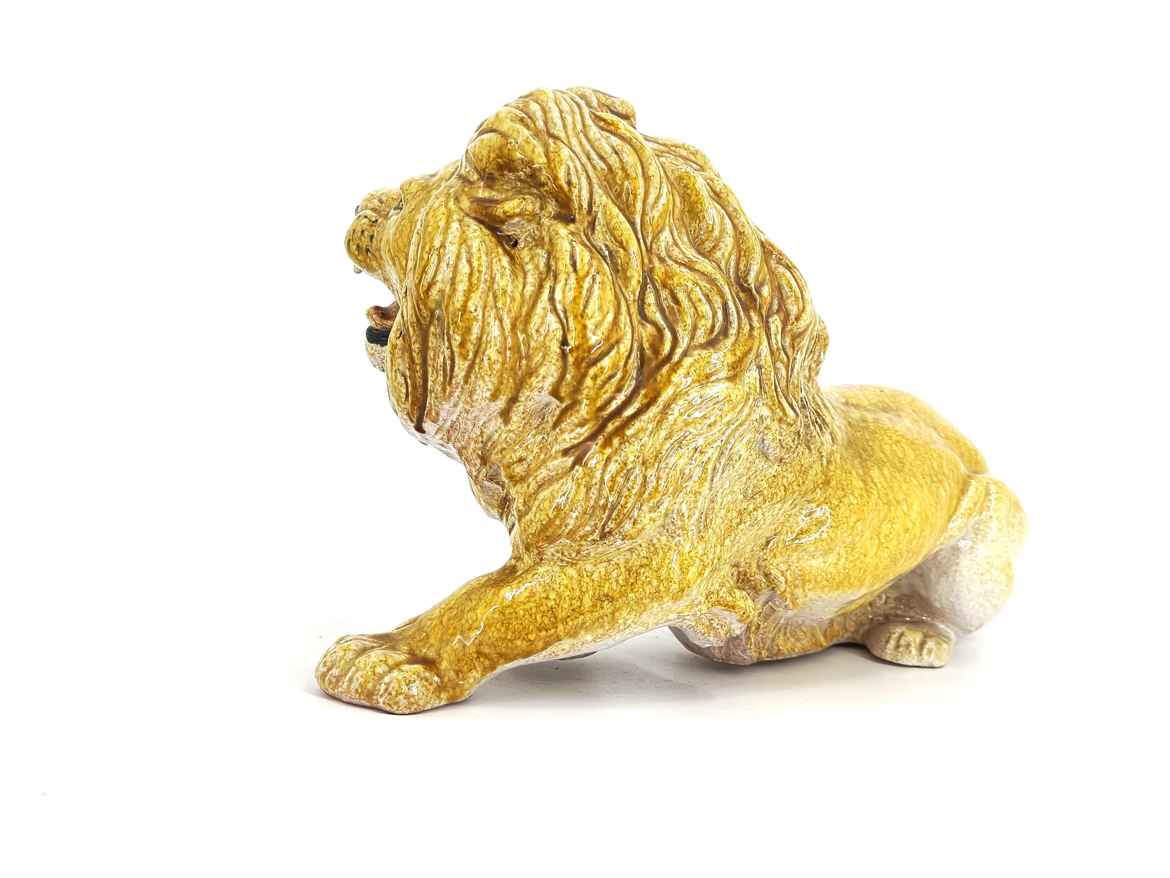 Italian Glazed Terracotta Lion sculpture, 1960s For Sale 3
