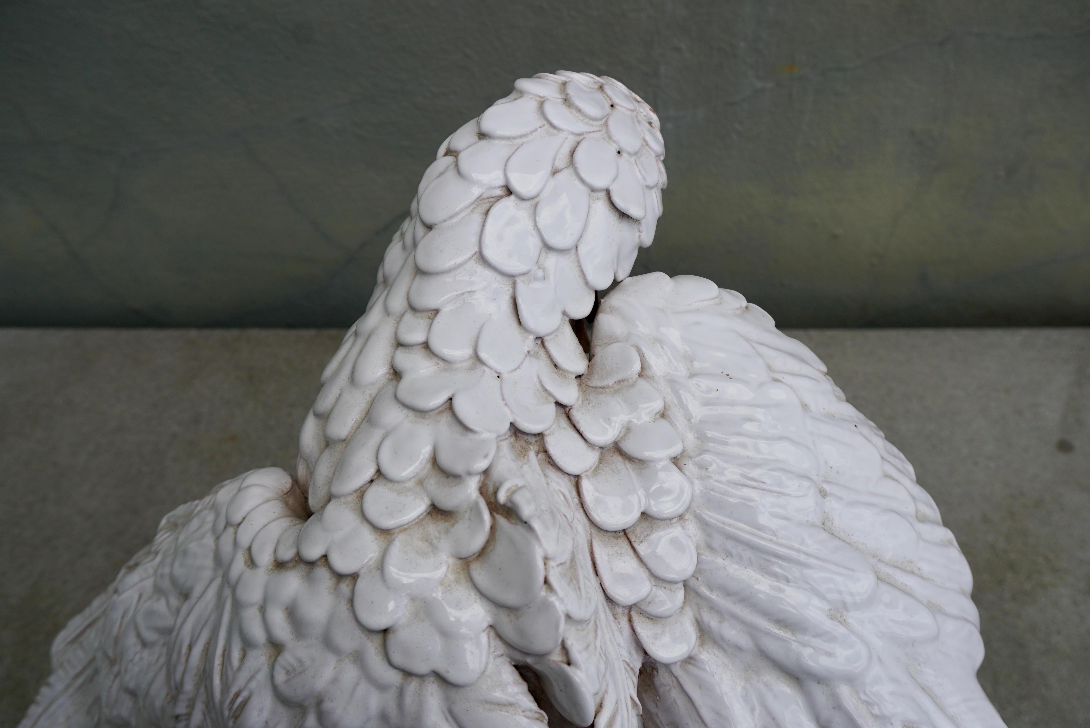 Italienische glasierte Papagei-Statue aus Terrakotta im Angebot 5