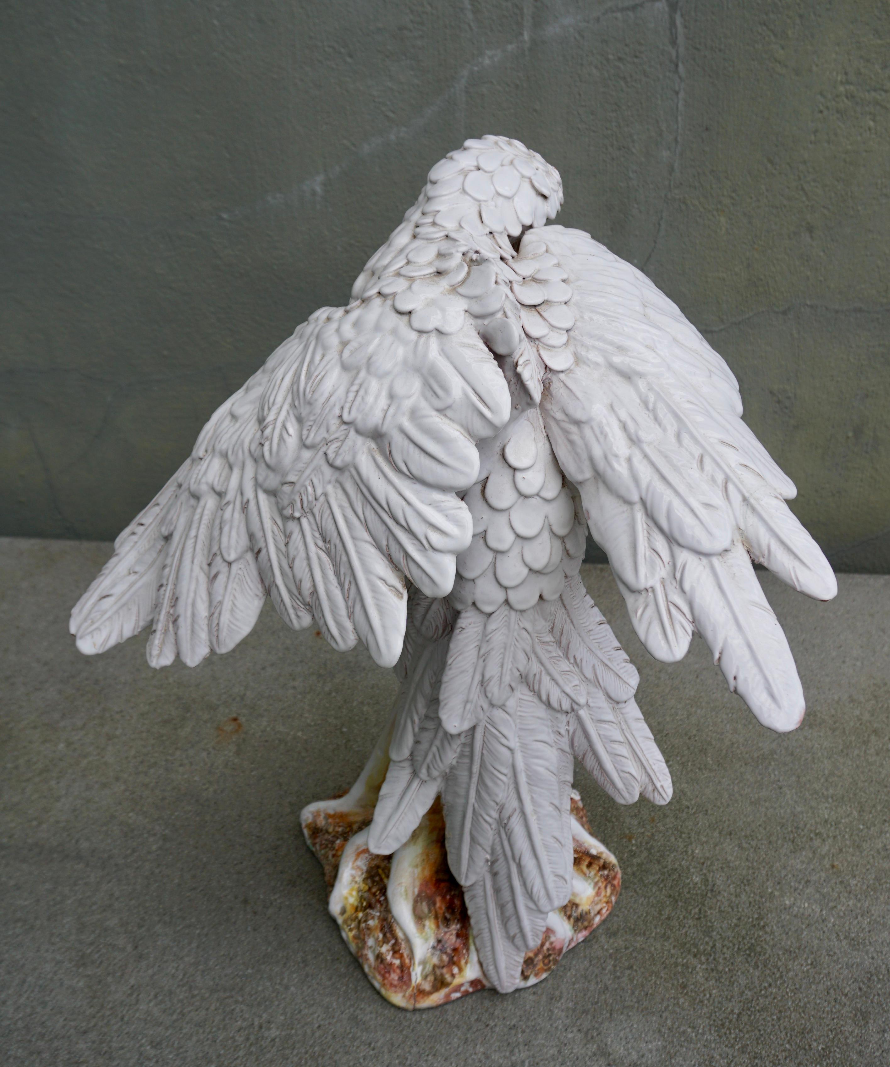 Italienische glasierte Papagei-Statue aus Terrakotta (20. Jahrhundert) im Angebot