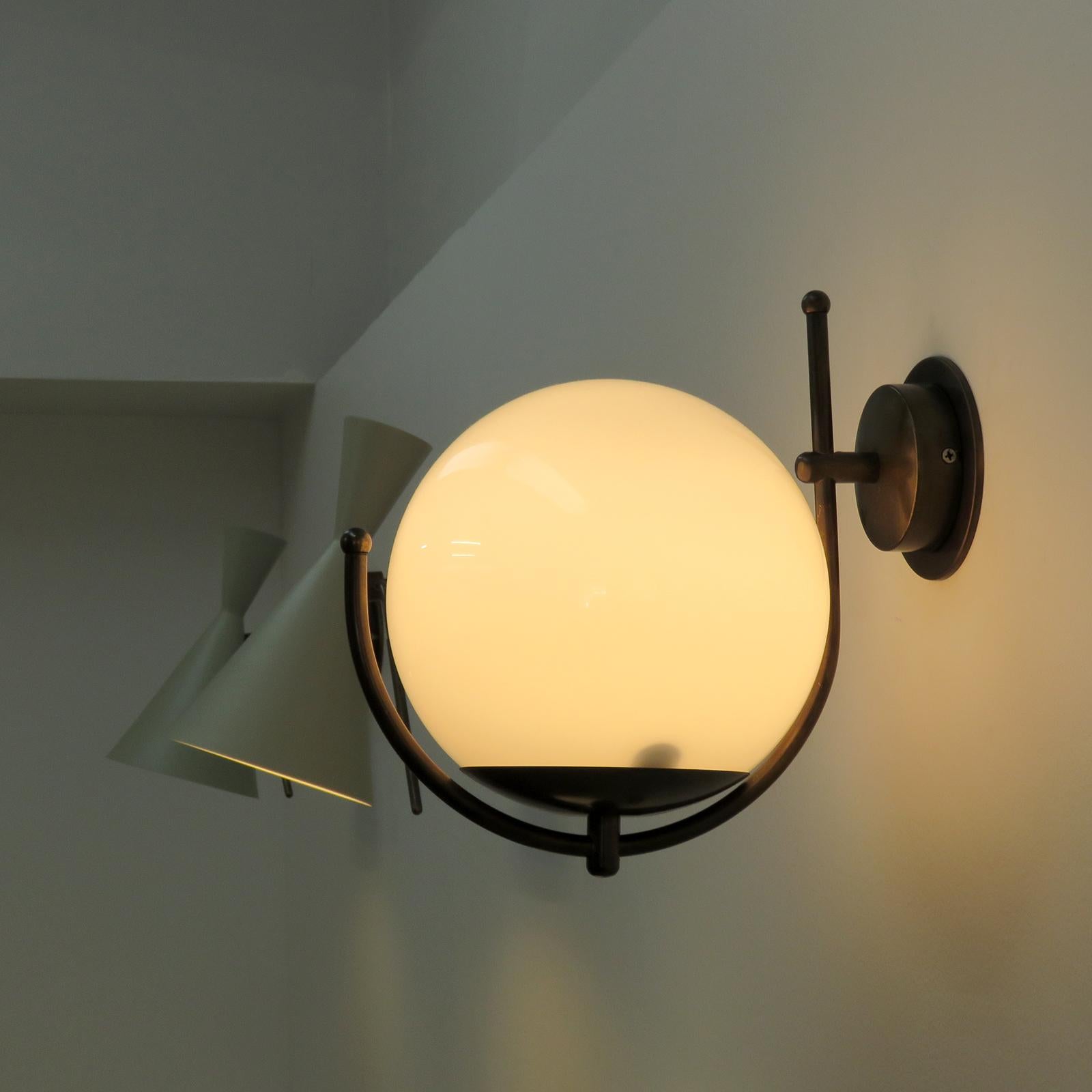 Italian Globe Wall Lights en venta 2