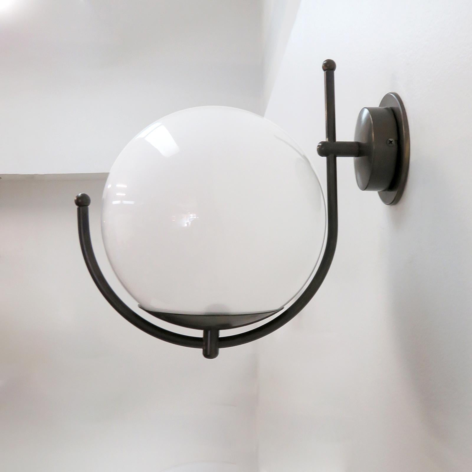Italian Globe Wall Lights Italiano en venta