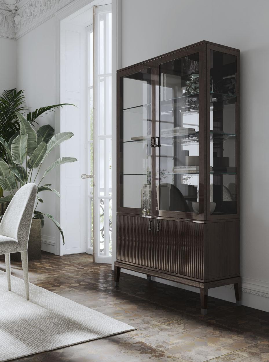 Art Deco Italian Glossy Curio Cabinet in Dark Ebony Veneer with Glass Shelves and Mirror For Sale