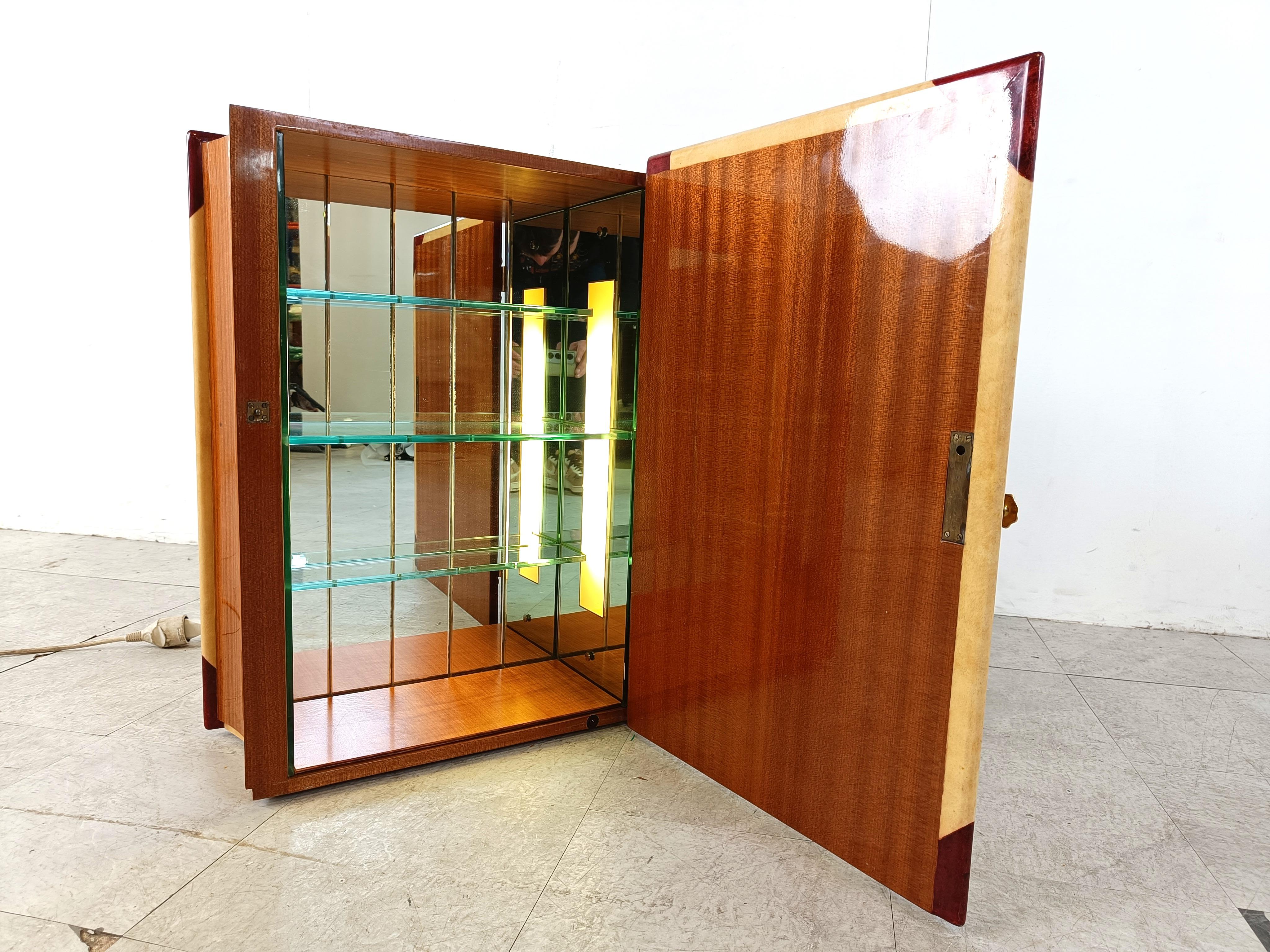 Mobile bar a forma di libro in pelle di capra di Aldo Tura, anni '50 in vendita 4