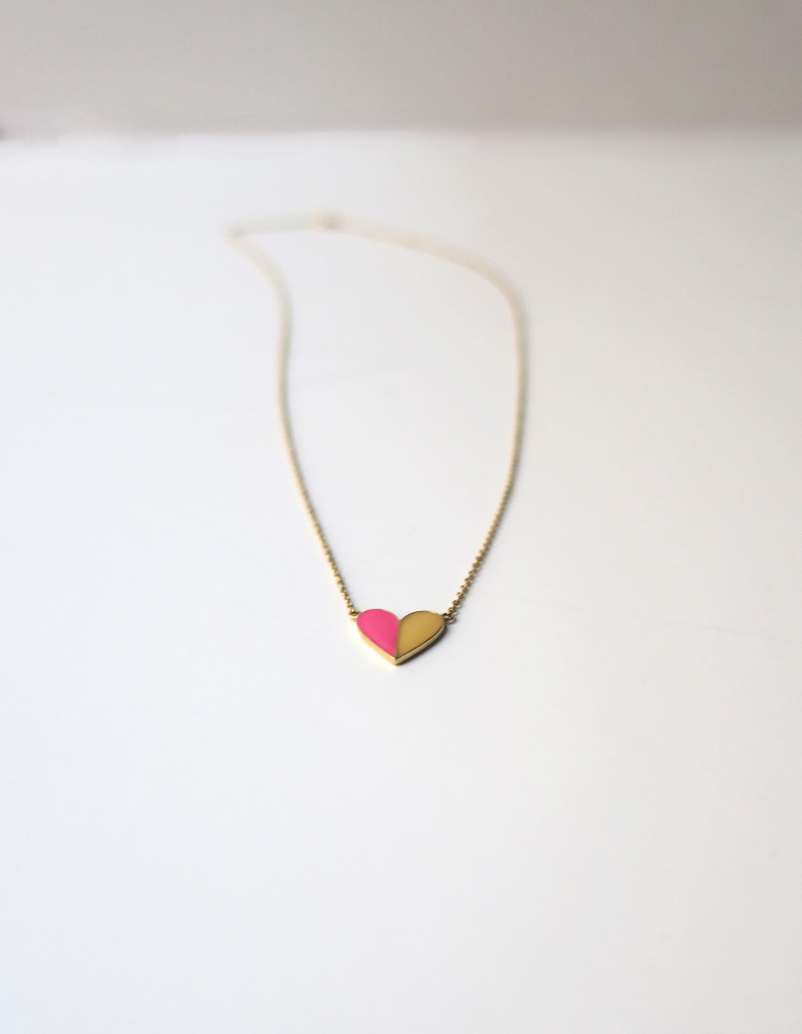 Italian Gold and Enamel Heart Necklace In Good Condition For Sale In New York, NY