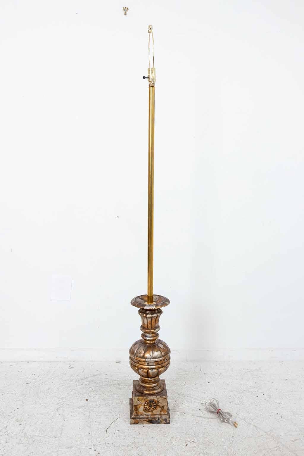 20ième siècle Lampadaire italien doré et argenté en vente