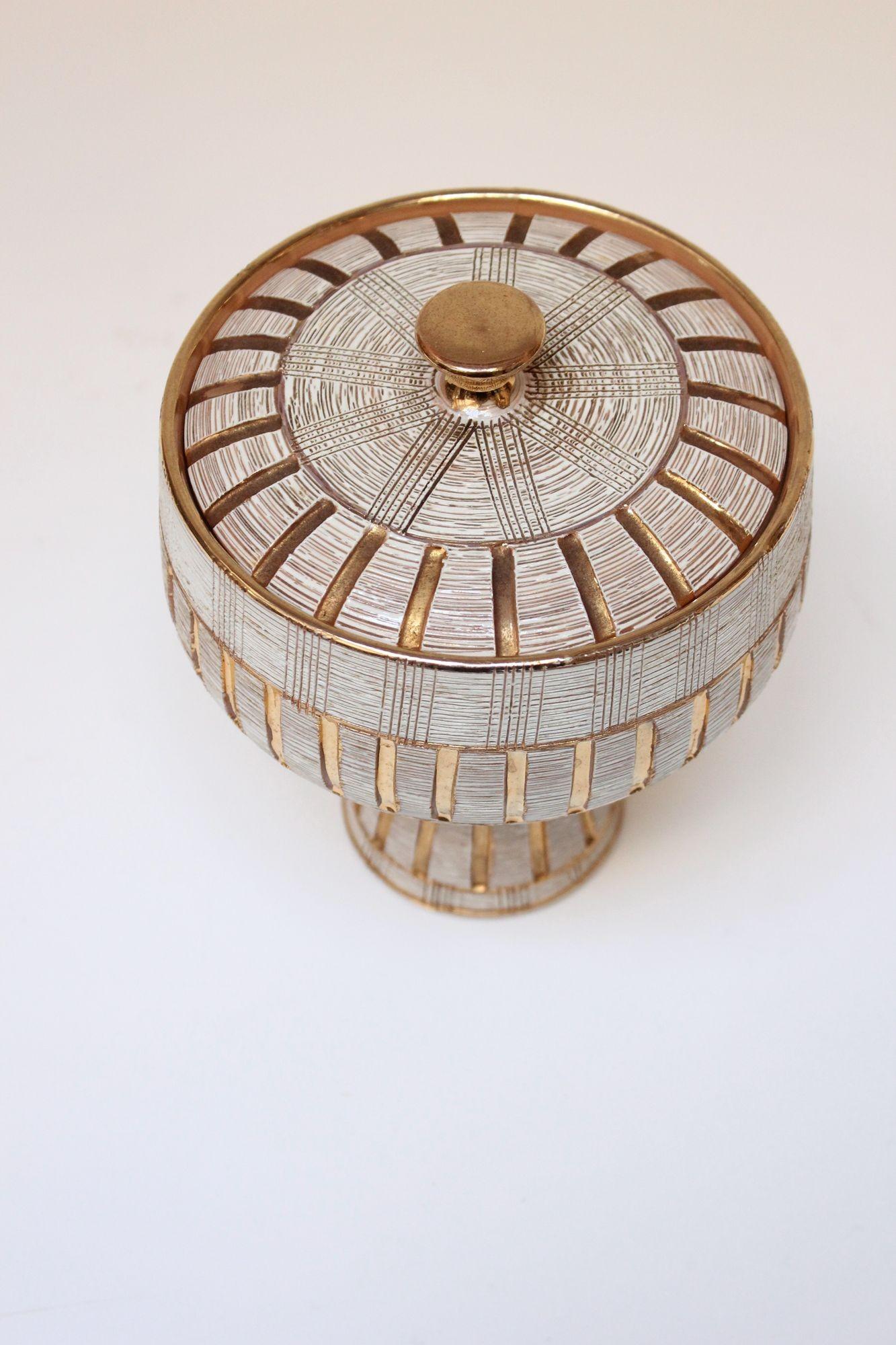 Mid-20th Century Italian Gold and White Glazed Incised Ceramic Compote by Aldo Londi for Bitossi