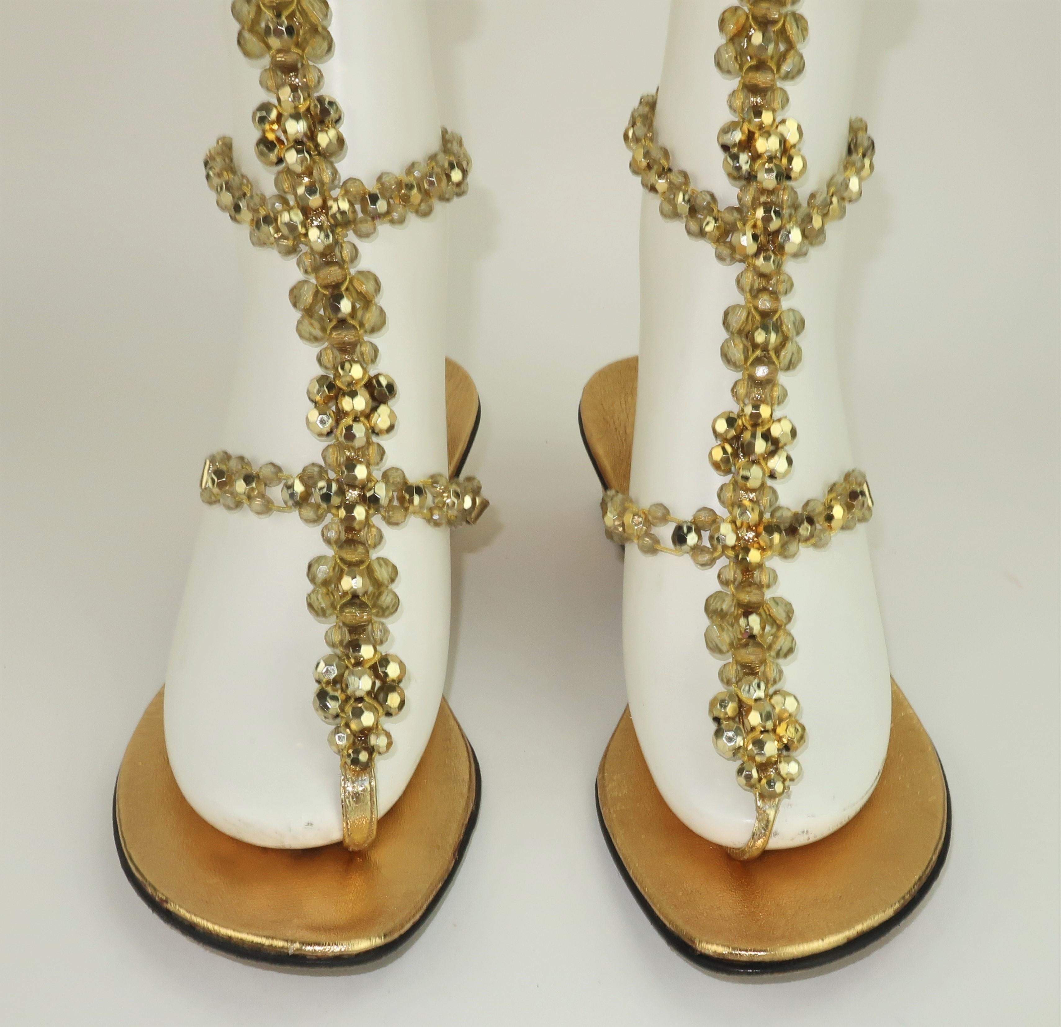 Italienische Gladiator-Sandalen aus Leder mit Goldperlen, 1960er Jahre (Braun) im Angebot
