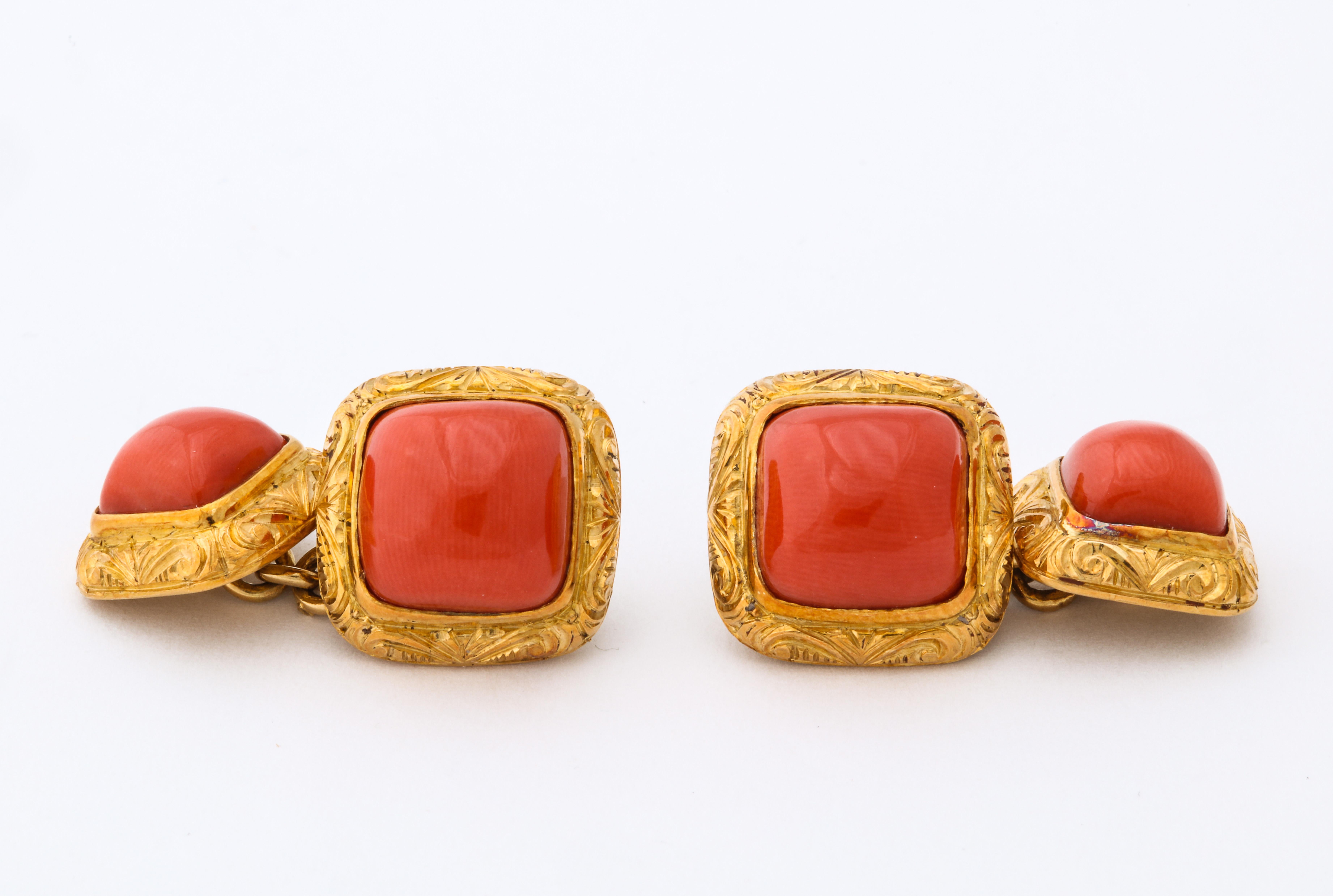 Italian Gold Coral Double Sided Cufflinks In Excellent Condition For Sale In Bal Harbour, FL