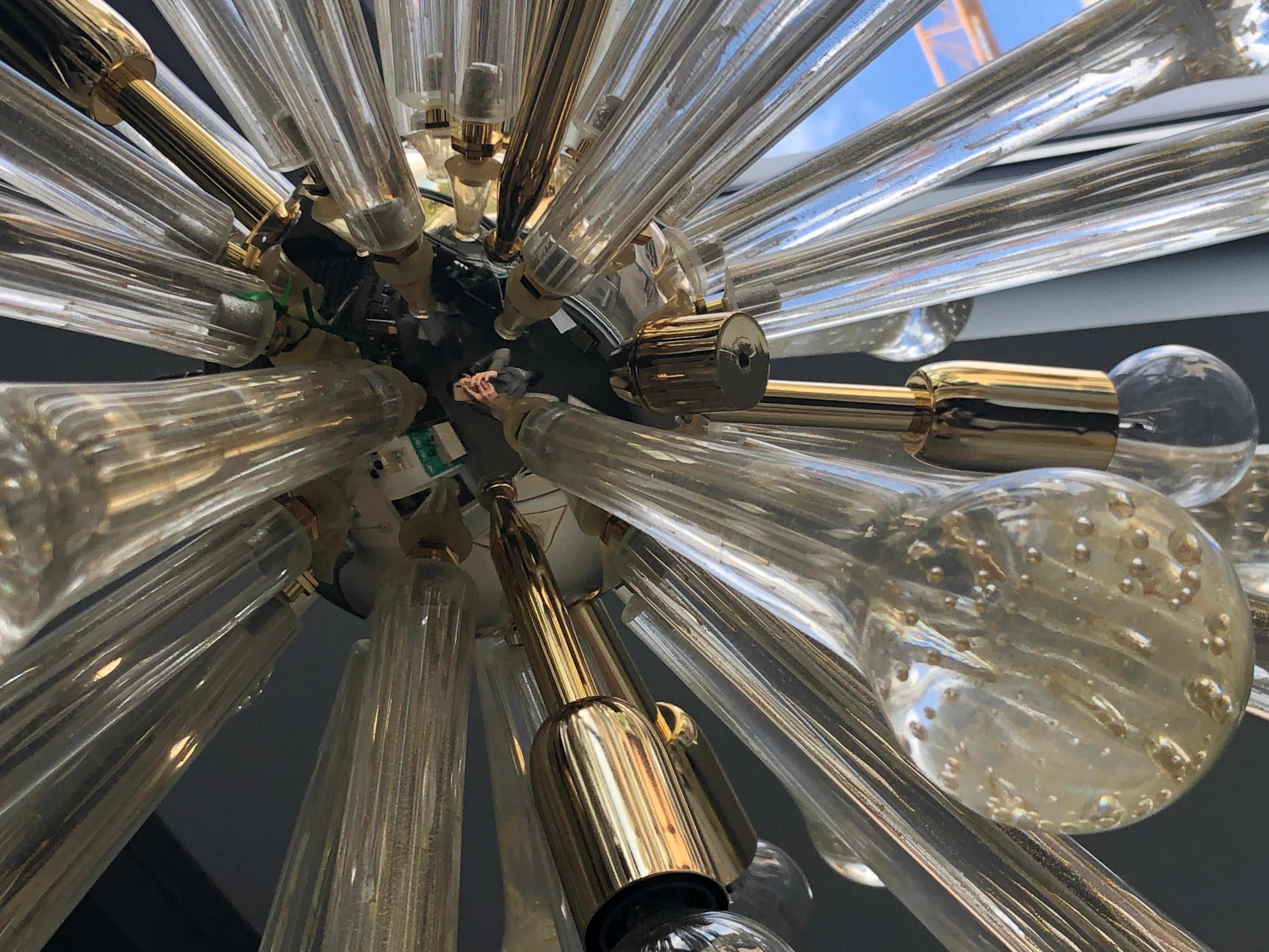 Italian Gold Flecked Clear Murano Blown Glass and Brass Sputnik Chandelier For Sale 13