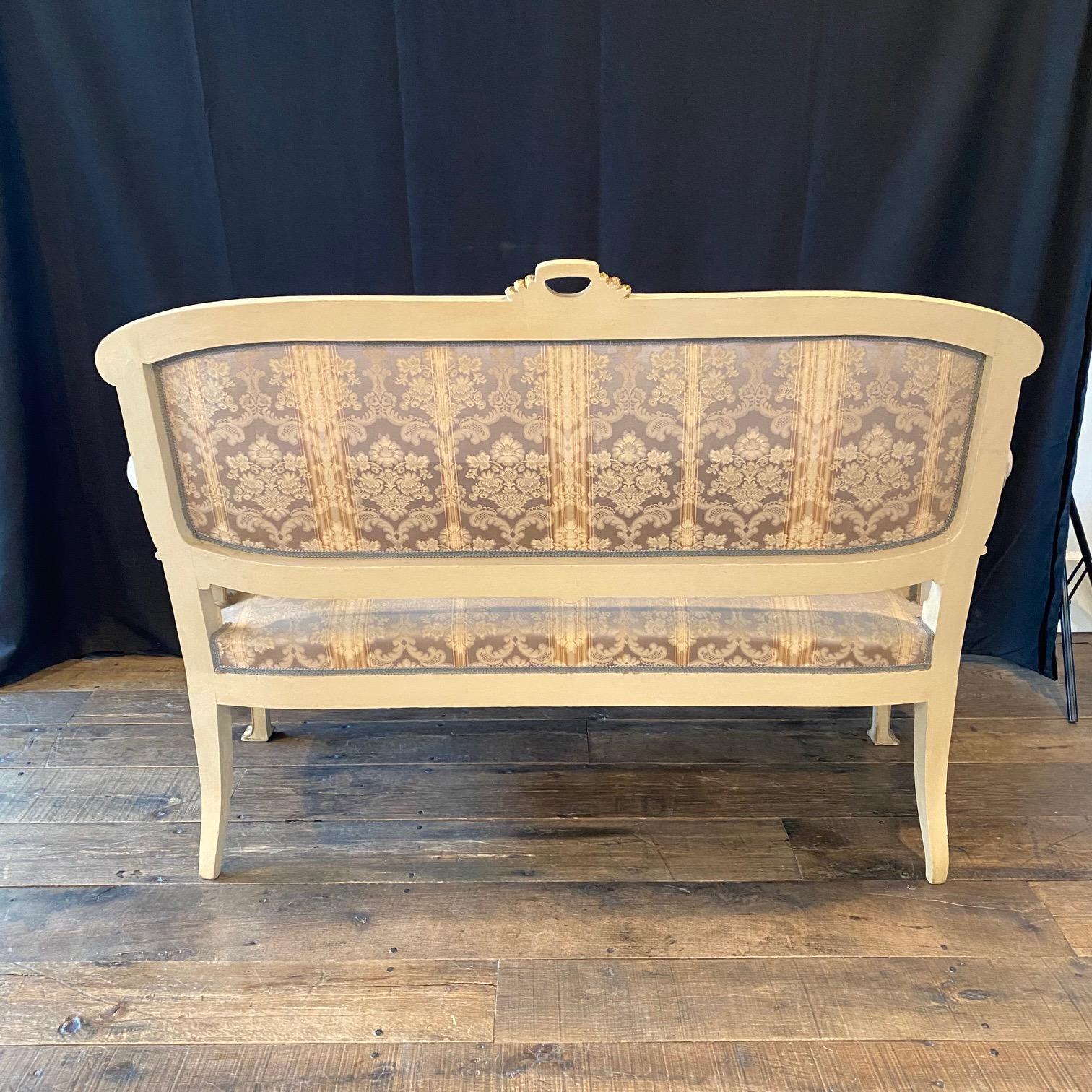 Italian Gold Gilt and Cream Painted Mid Century Art Nouveau Sofa In Good Condition For Sale In Hopewell, NJ