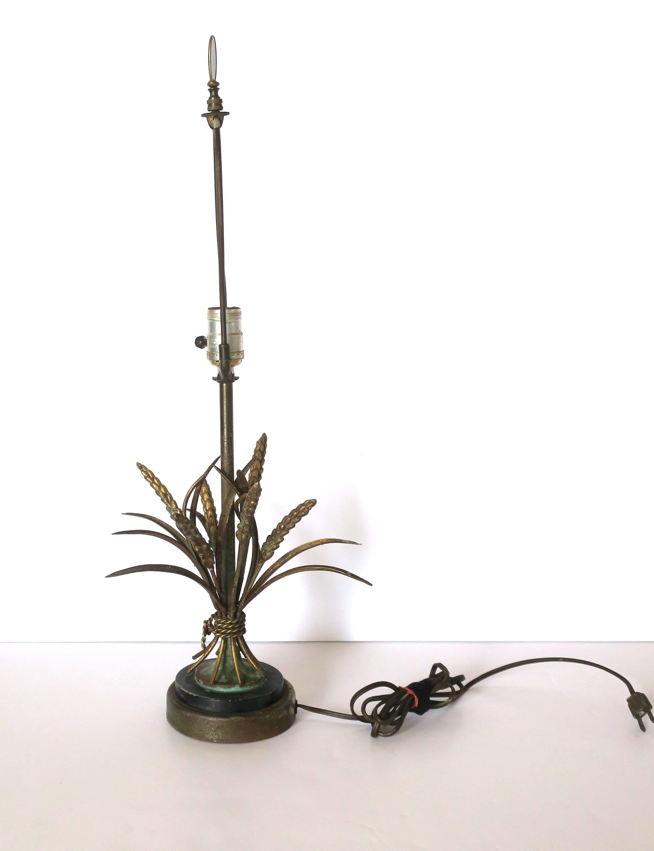 Italian Gold Gilt Brass Sheaf of Wheat Desk or Table Lamp After Maison Baguès For Sale 7