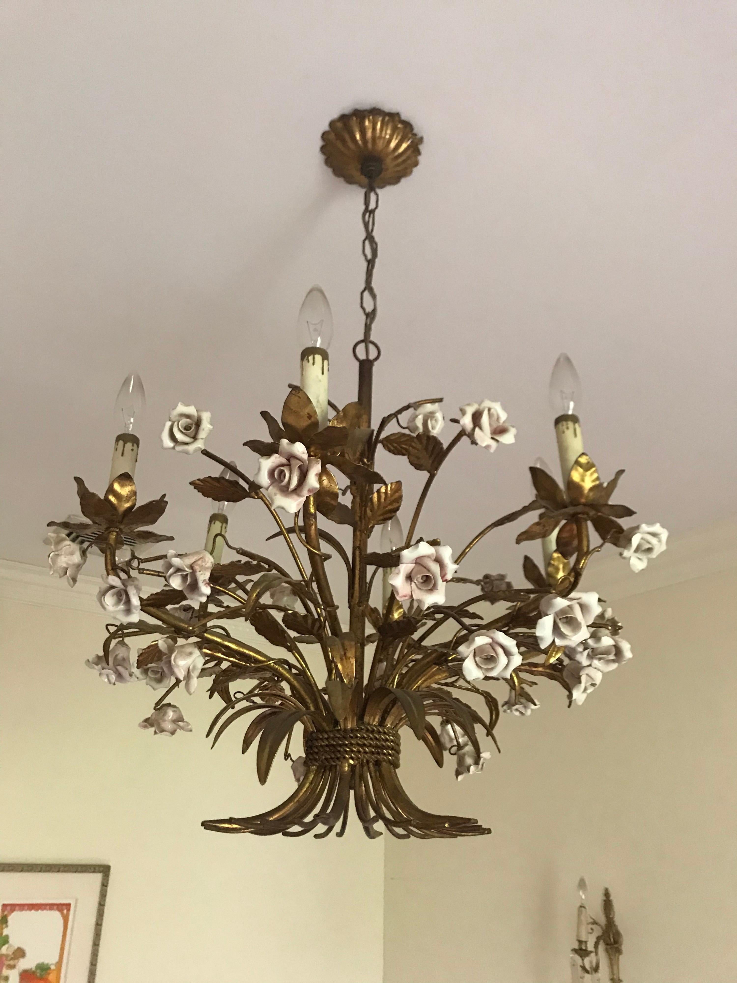 Italian Gold Gilt Chandelier with Pink Porcelain Roses For Sale 4