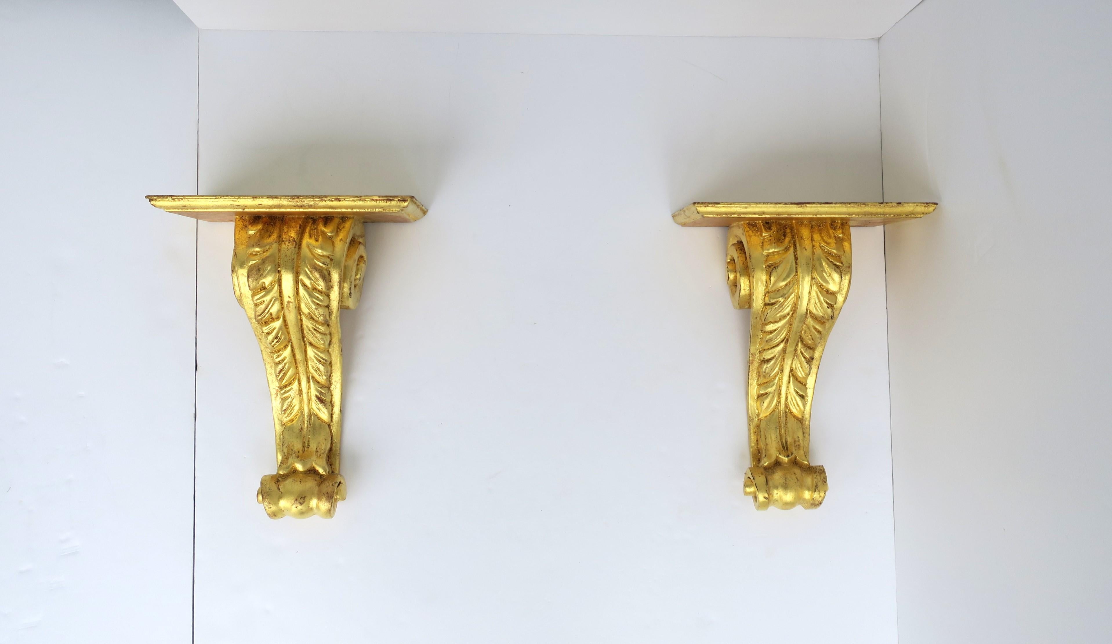 Hand-Painted Italian Gold Gilt Giltwood Wall Shelves Acanthus Leaf Design, Pair For Sale