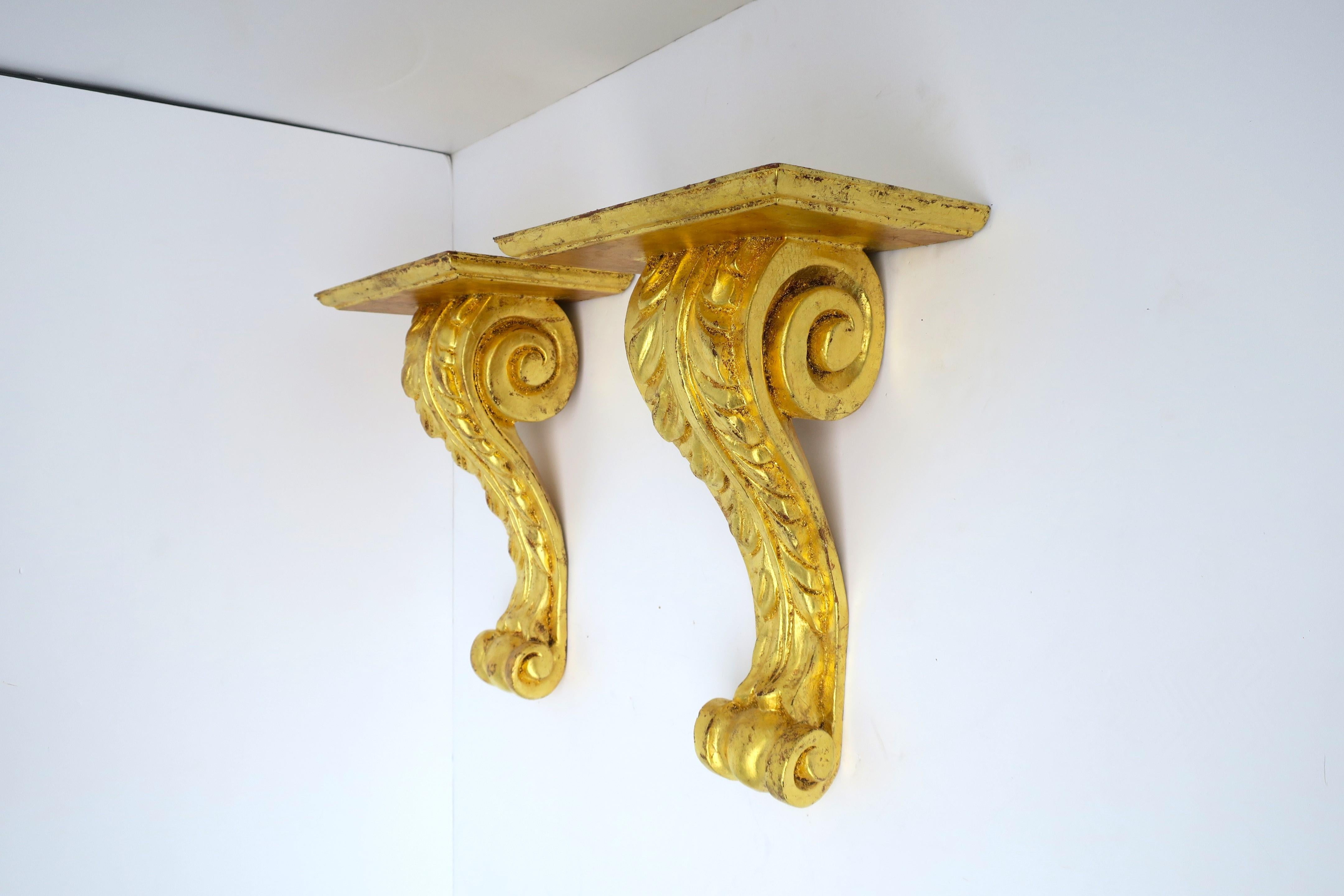 Wood Italian Gold Gilt Giltwood Wall Shelves Acanthus Leaf Design, Pair For Sale