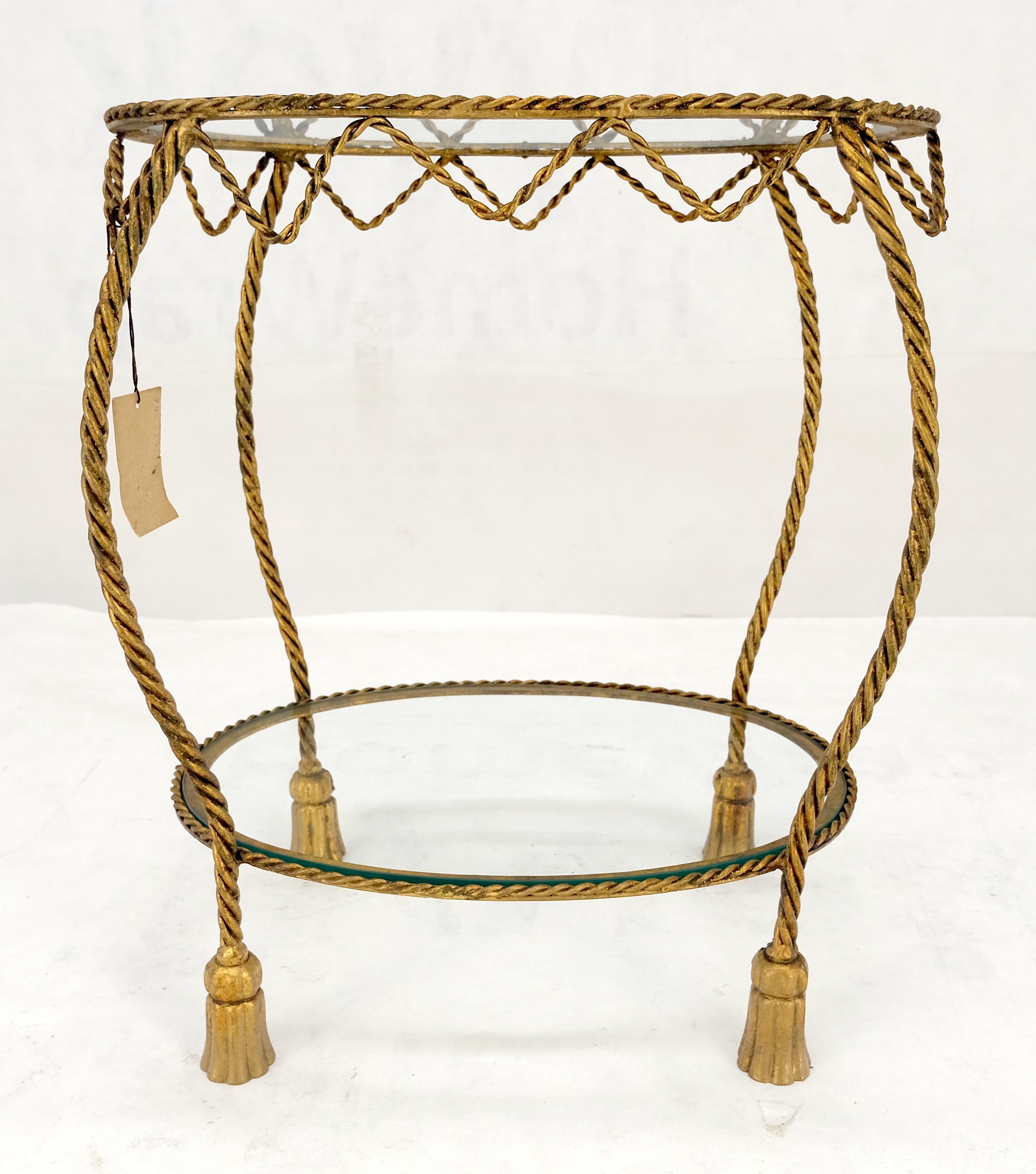 Lámpara lateral italiana de acero dorado estilo riñón con tapa de cristal Menta Dorado en venta