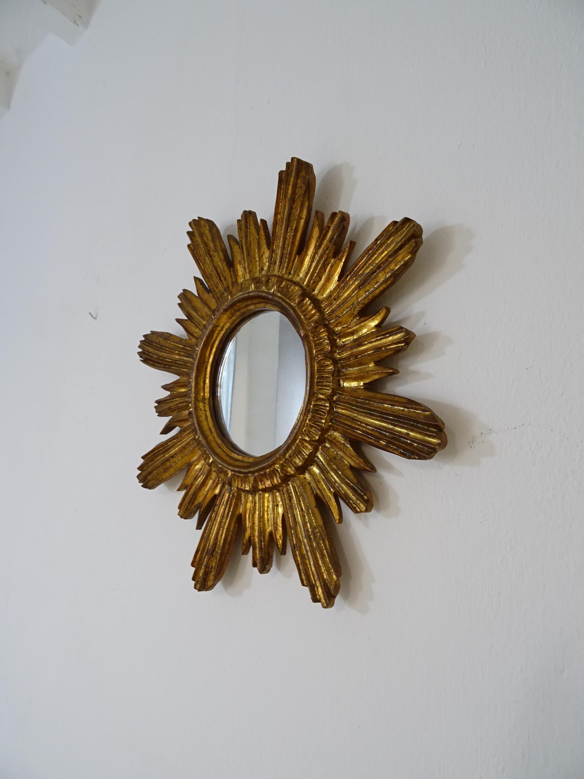 Italian Gold Gilt Sunburst Starburst Mirror, circa 1940 In Good Condition In Modena (MO), Modena (Mo)
