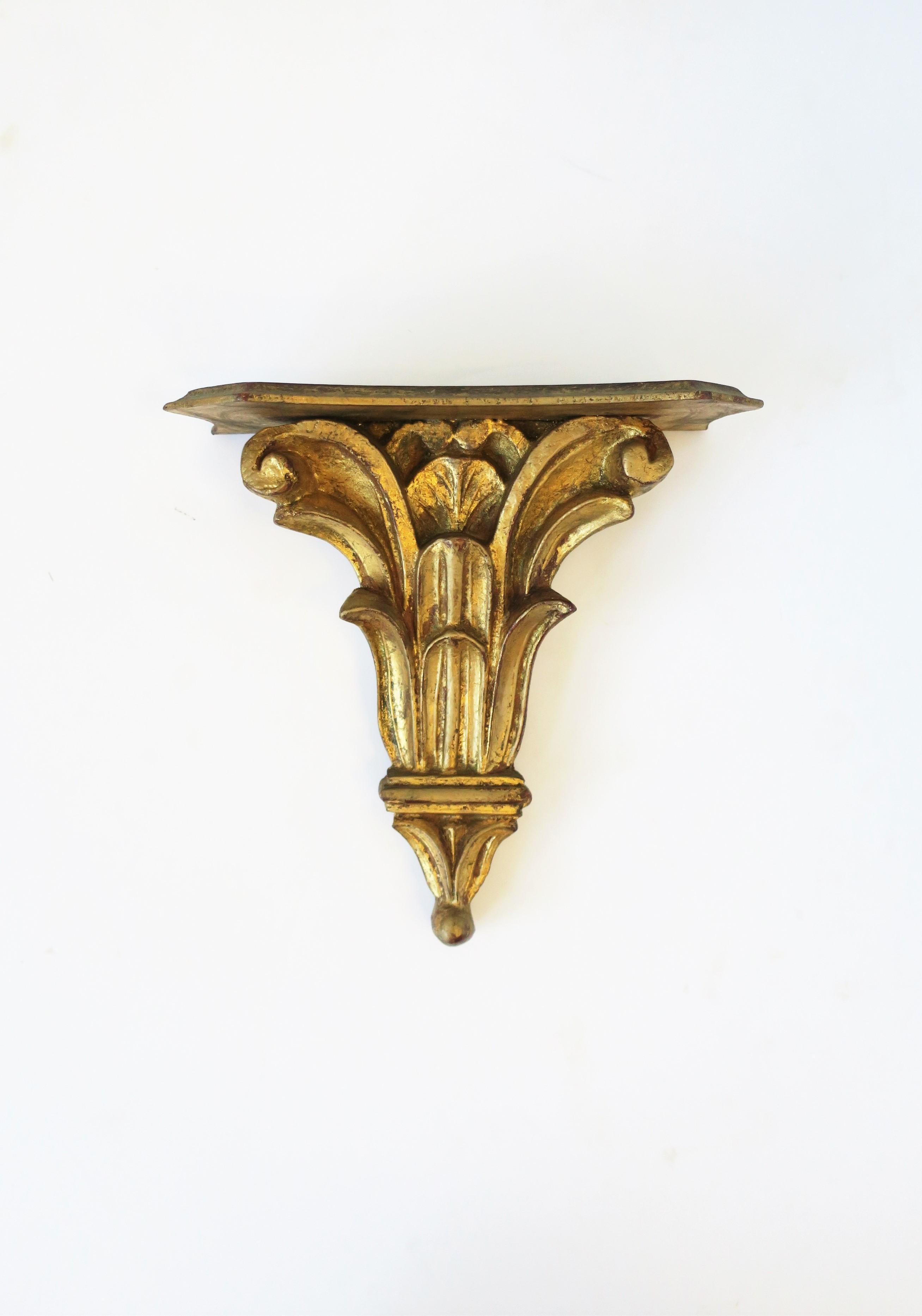 Italian Gold Gilt Wall Shelves In Good Condition In New York, NY