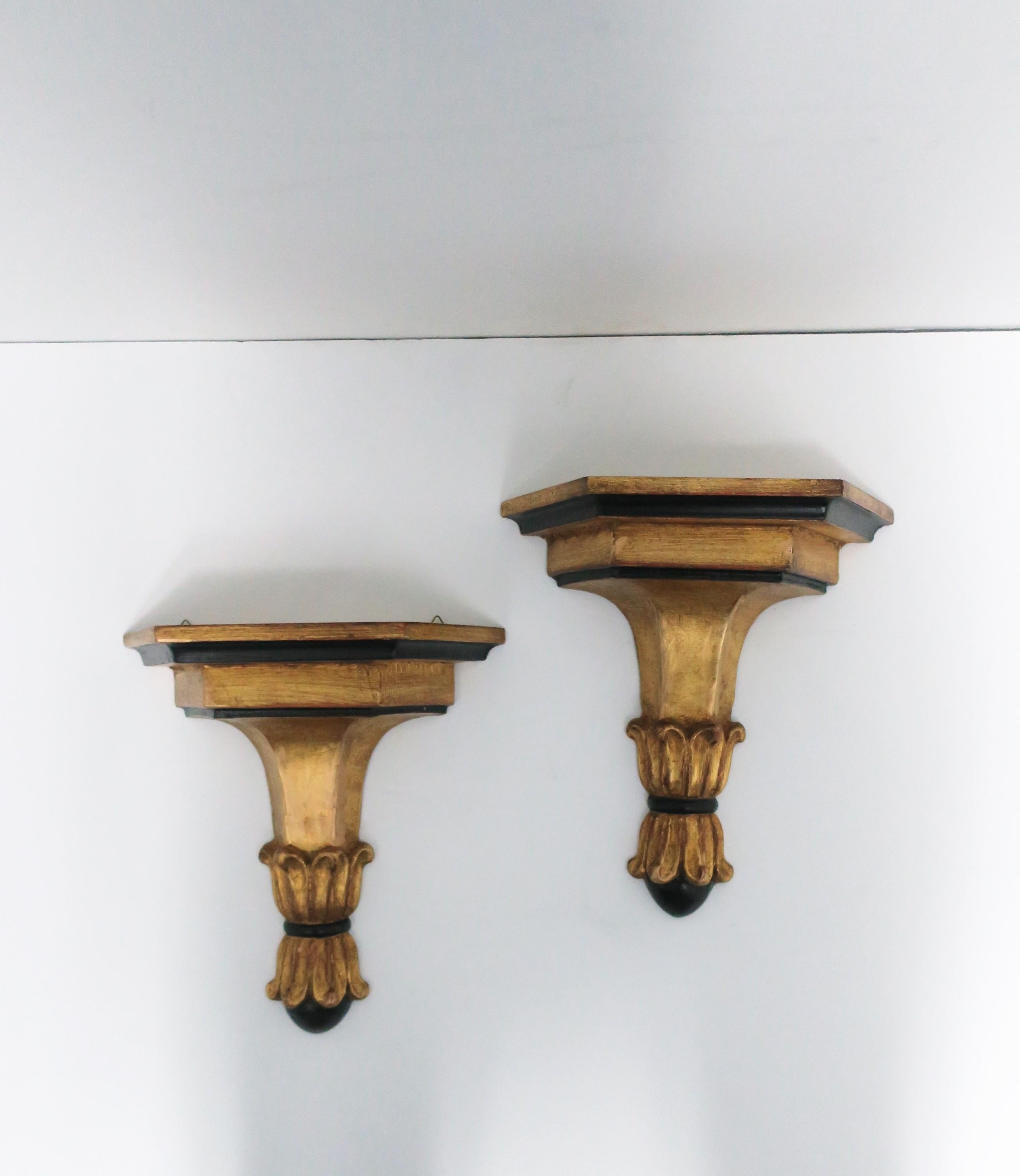 Italian Gold Giltwood and Black Wall Shelves Brackets, Pair In Good Condition In New York, NY