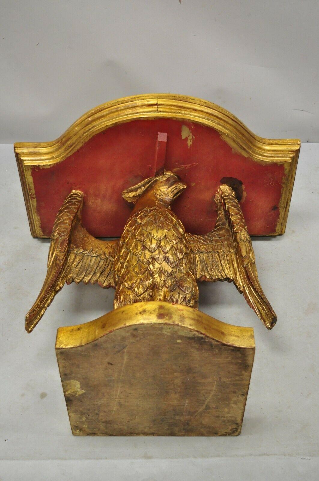 Italian Gold Giltwood Neoclassical Style American Eagle Console Hall Table For Sale 5