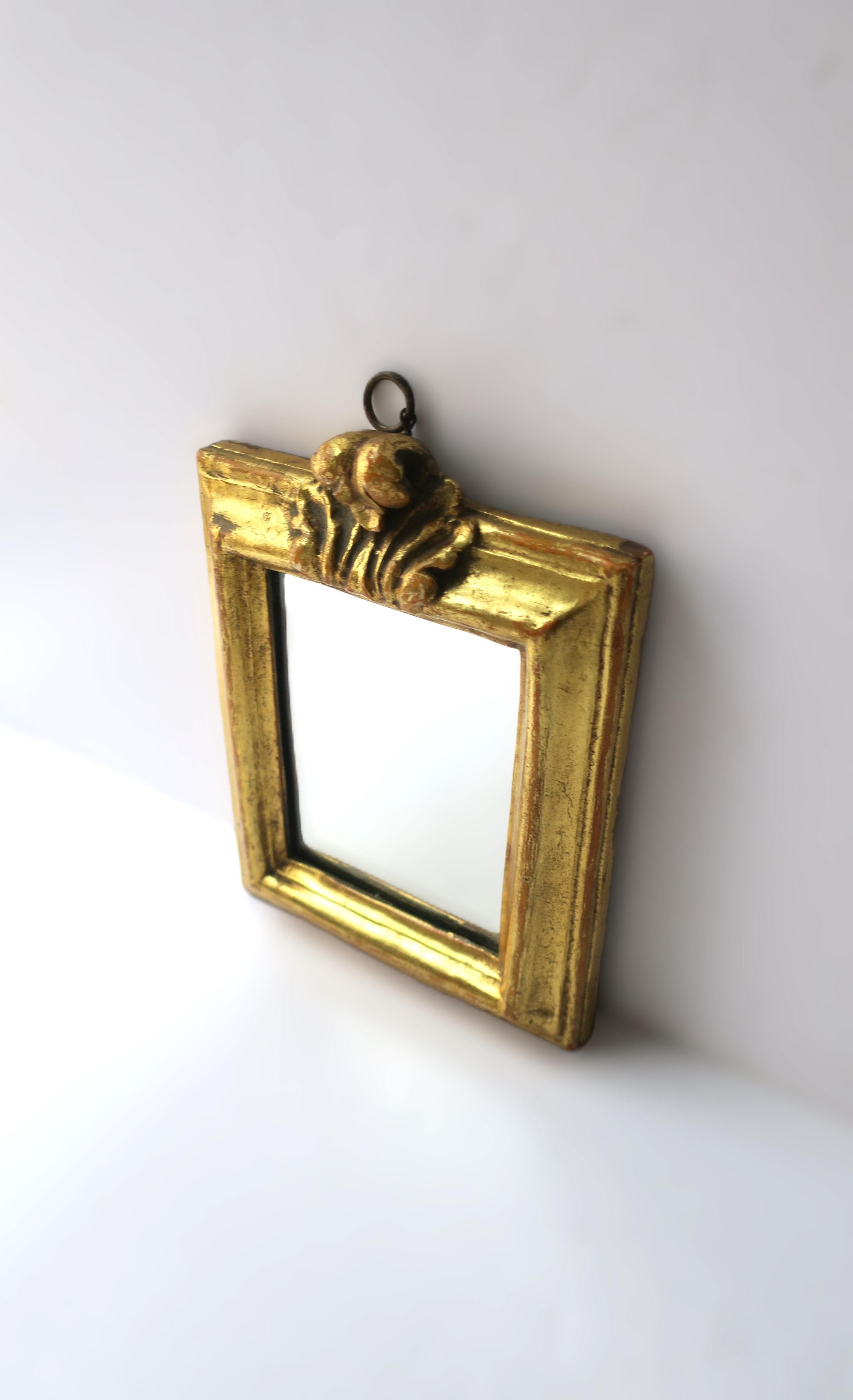Italian Gold Giltwood Wall Mirror, Small In Good Condition For Sale In New York, NY