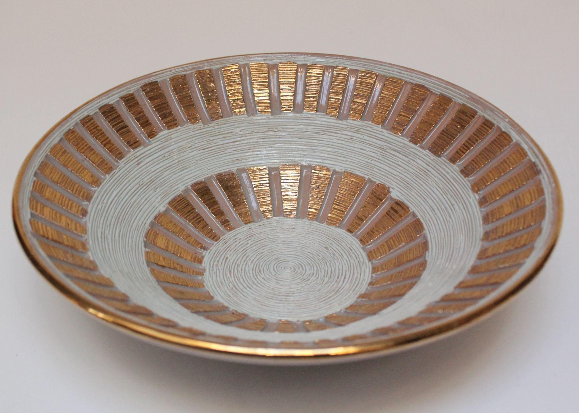 Mid-Century moderno Caricatore italiano inciso e smaltato in oro dei Fratelli Fanciullacci per Elbee in vendita