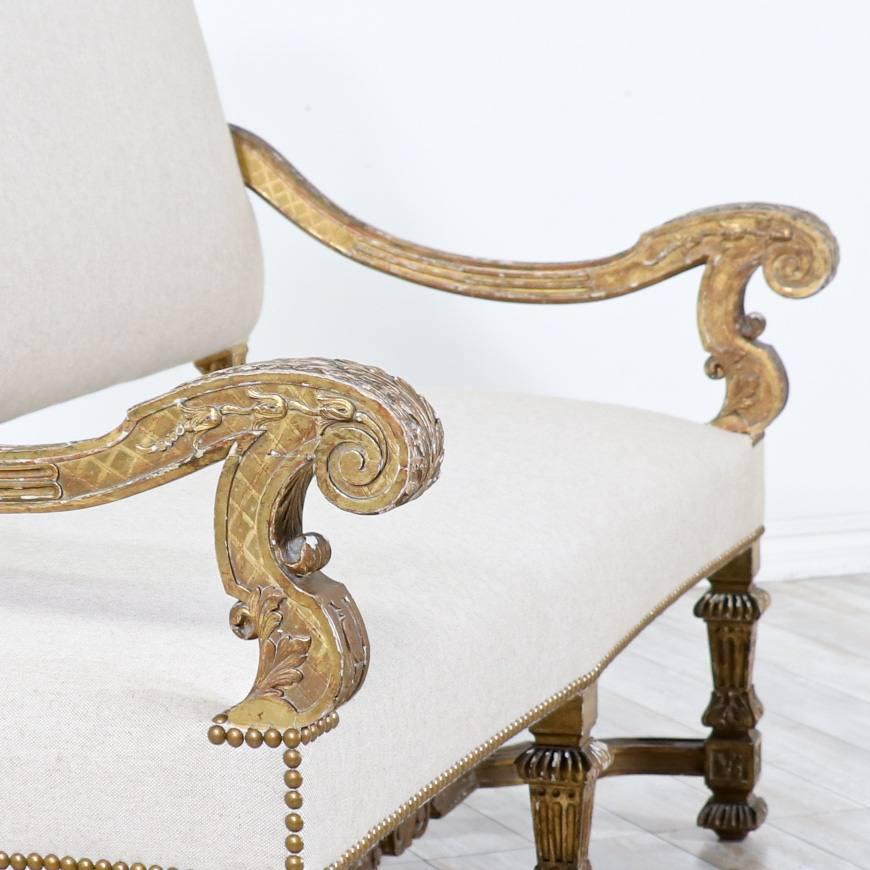 Italian Gold-Leaf Carved Giltwood & Linen Sofa For Sale 4