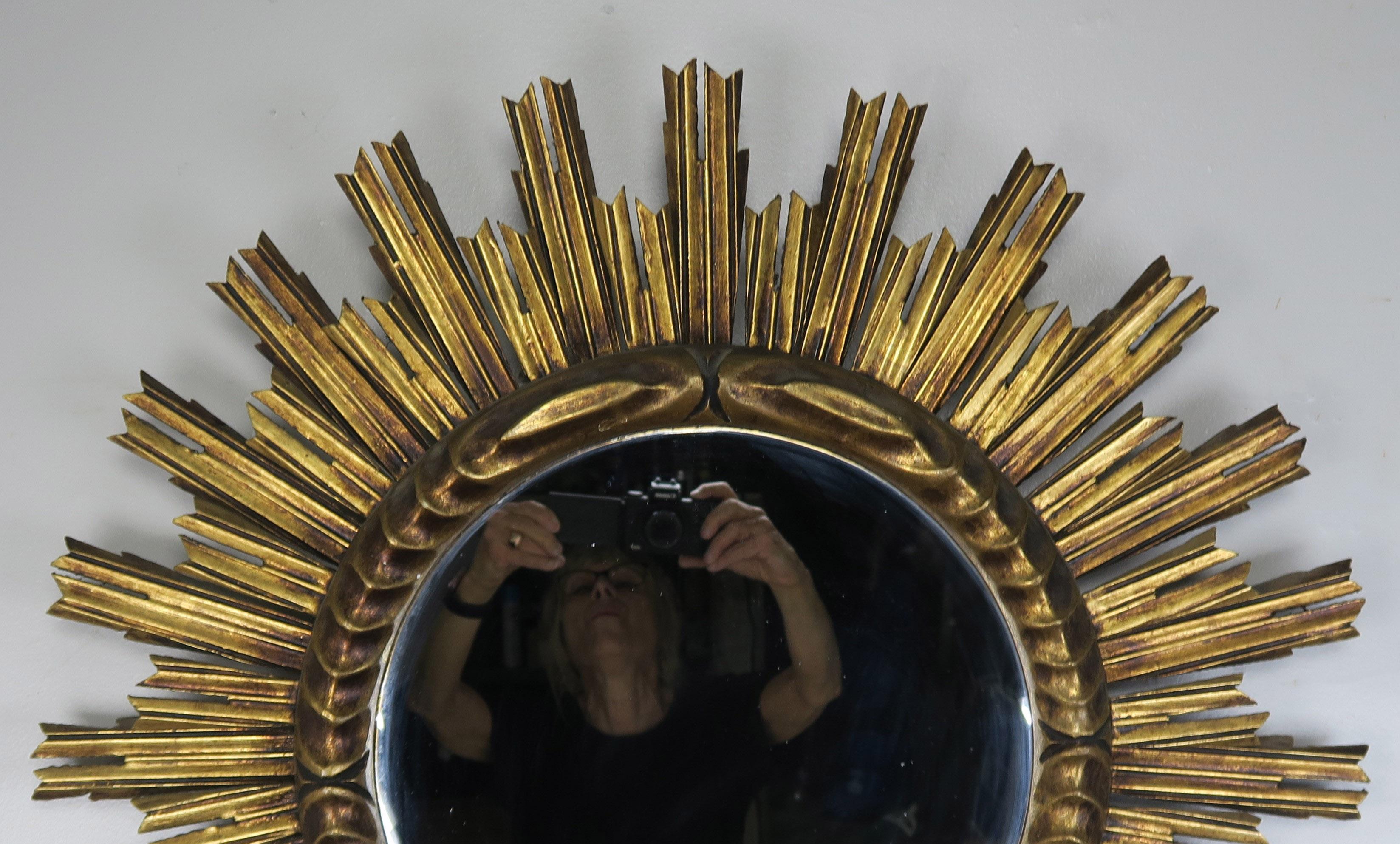 Italian Gold Leaf Sunburst Mirror, circa 1930s In Distressed Condition In Los Angeles, CA