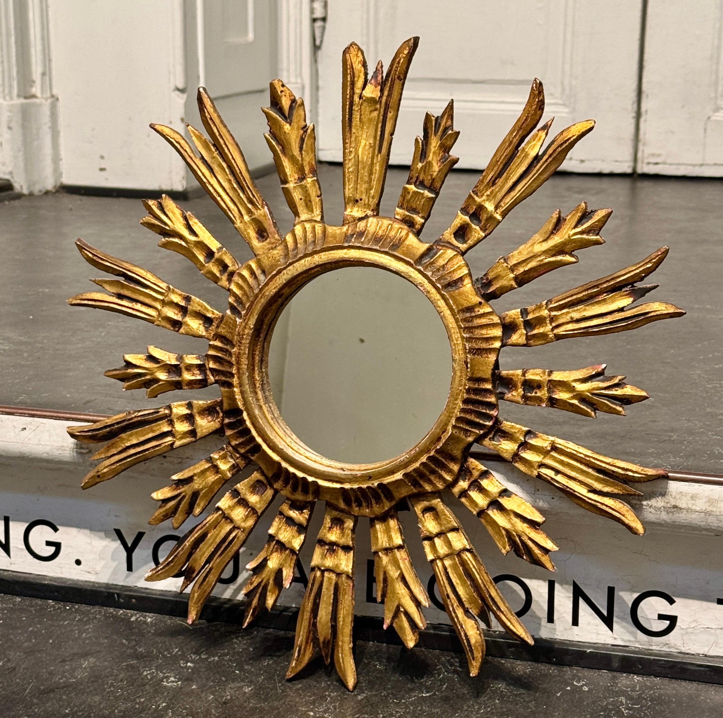 Italienischer Wandspiegel aus Blattgold mit Sternschliff und Sonnenschliff aus Holz, Mid-Century Modern im Angebot 4