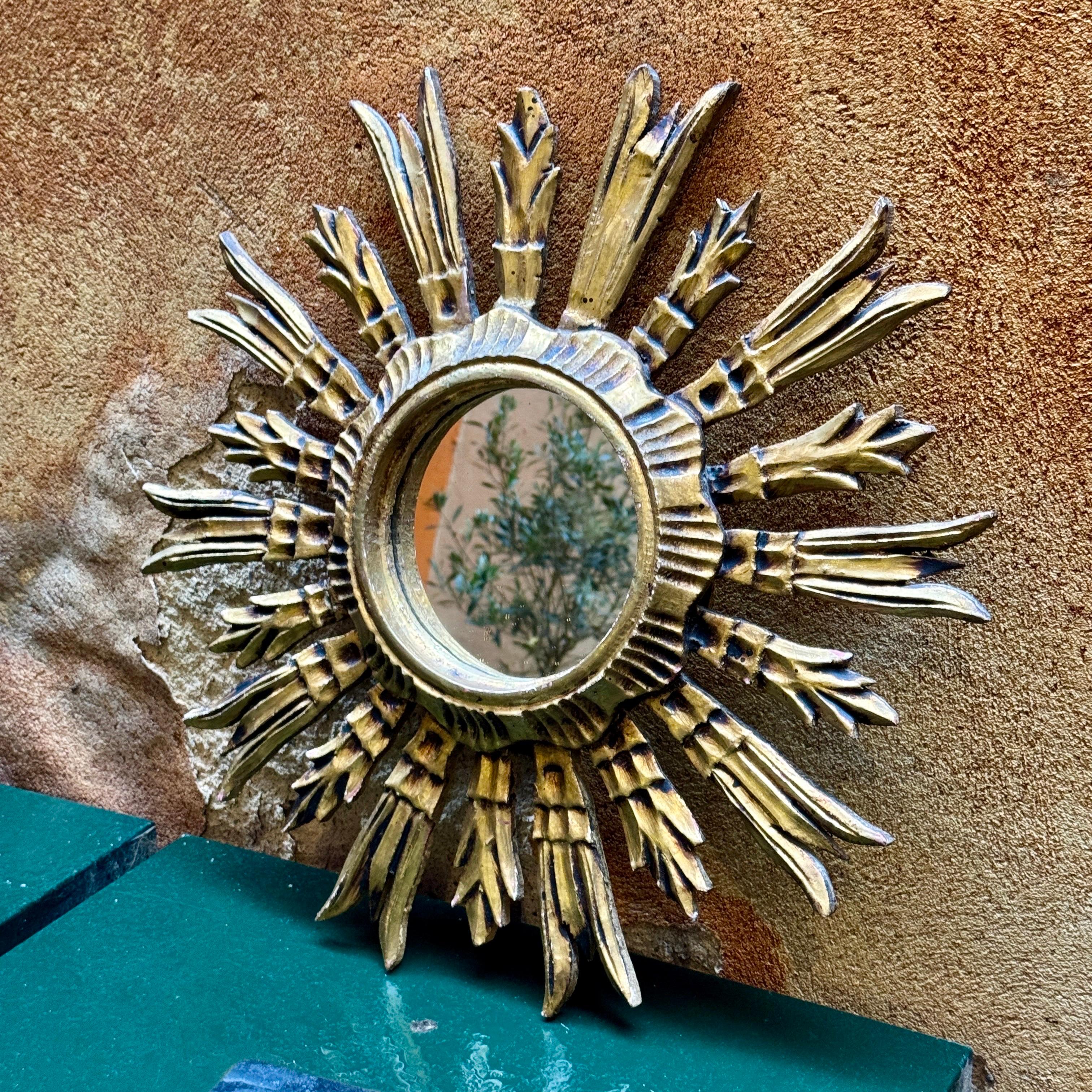 Italienischer Wandspiegel aus Blattgold mit Sternschliff und Sonnenschliff aus Holz, Mid-Century Modern im Angebot 5