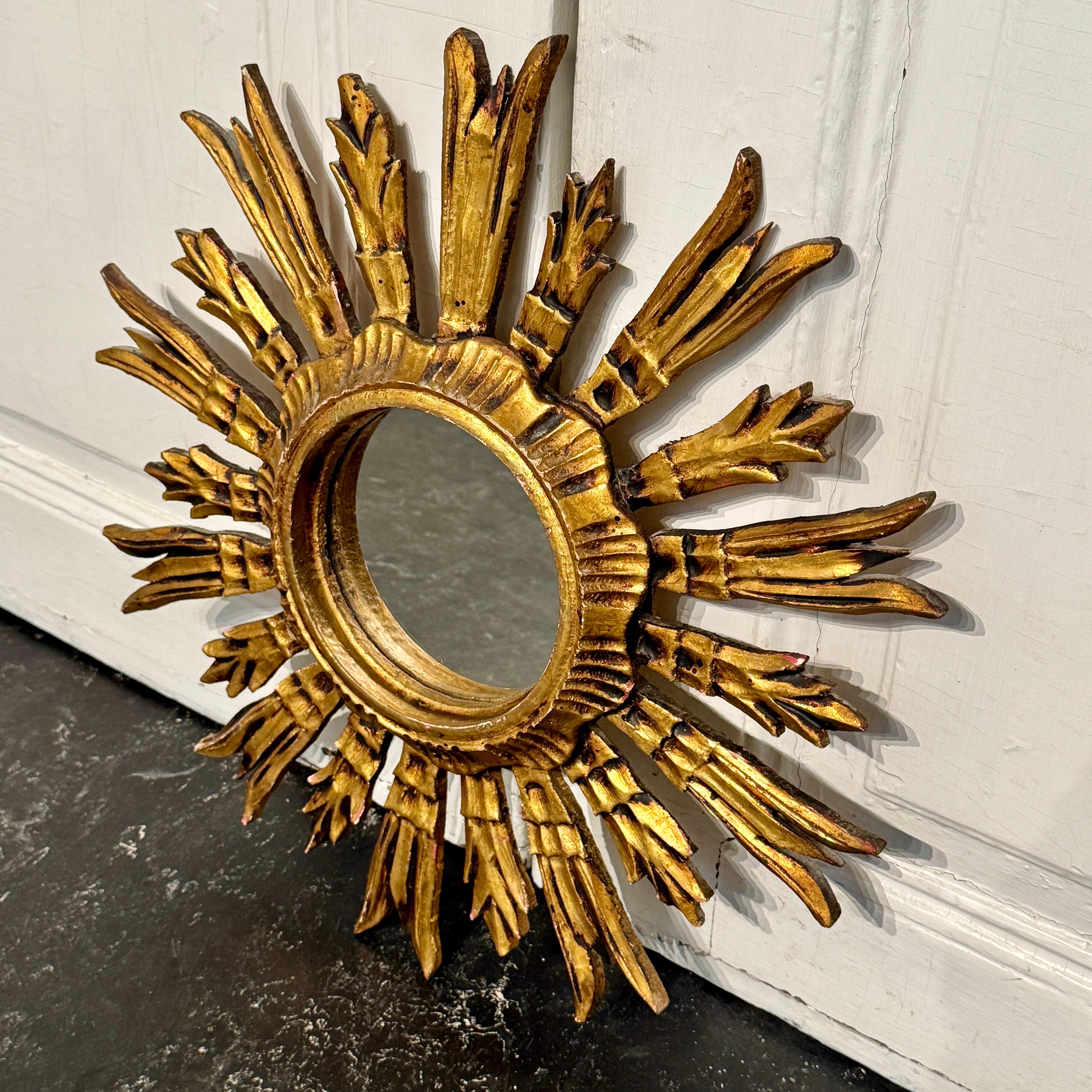 Italienischer Wandspiegel aus Blattgold mit Sternschliff und Sonnenschliff aus Holz, Mid-Century Modern (Moderne der Mitte des Jahrhunderts) im Angebot