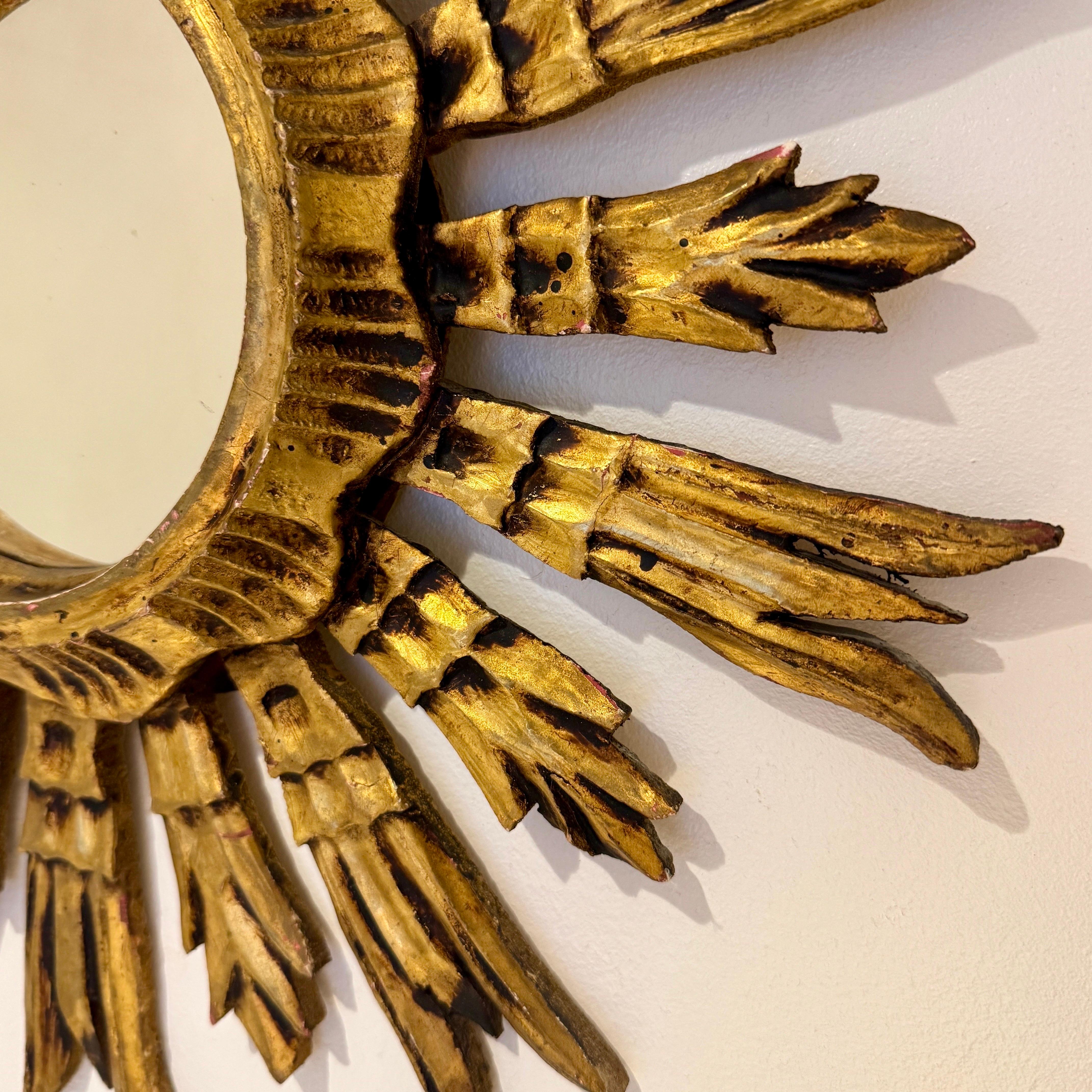 Italienischer Wandspiegel aus Blattgold mit Sternschliff und Sonnenschliff aus Holz, Mid-Century Modern im Angebot 3