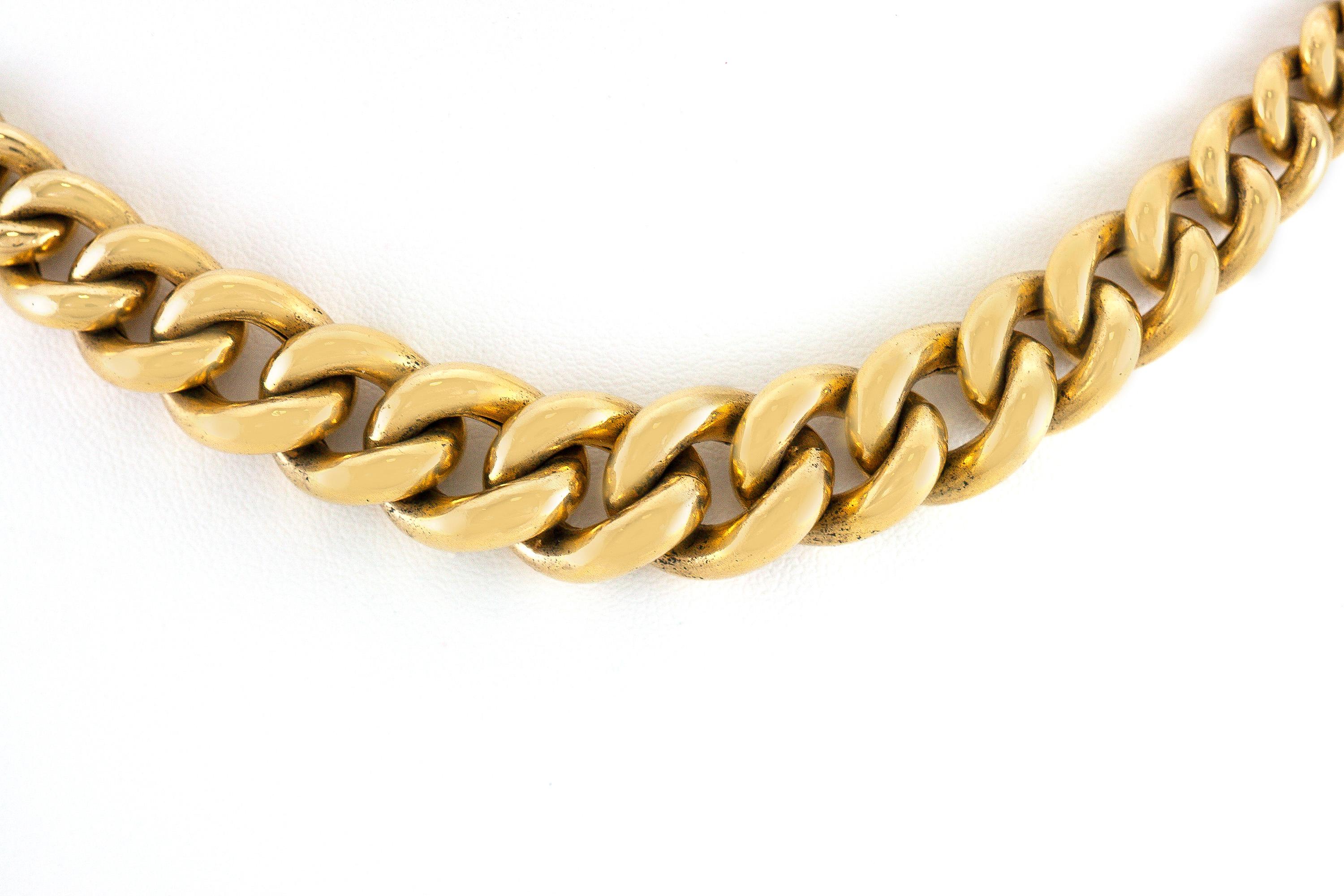 Italian necklace finely crafted in 14 karat yellow gold, 16 inches long, weighing 22.4 dwt. Circa 1970.