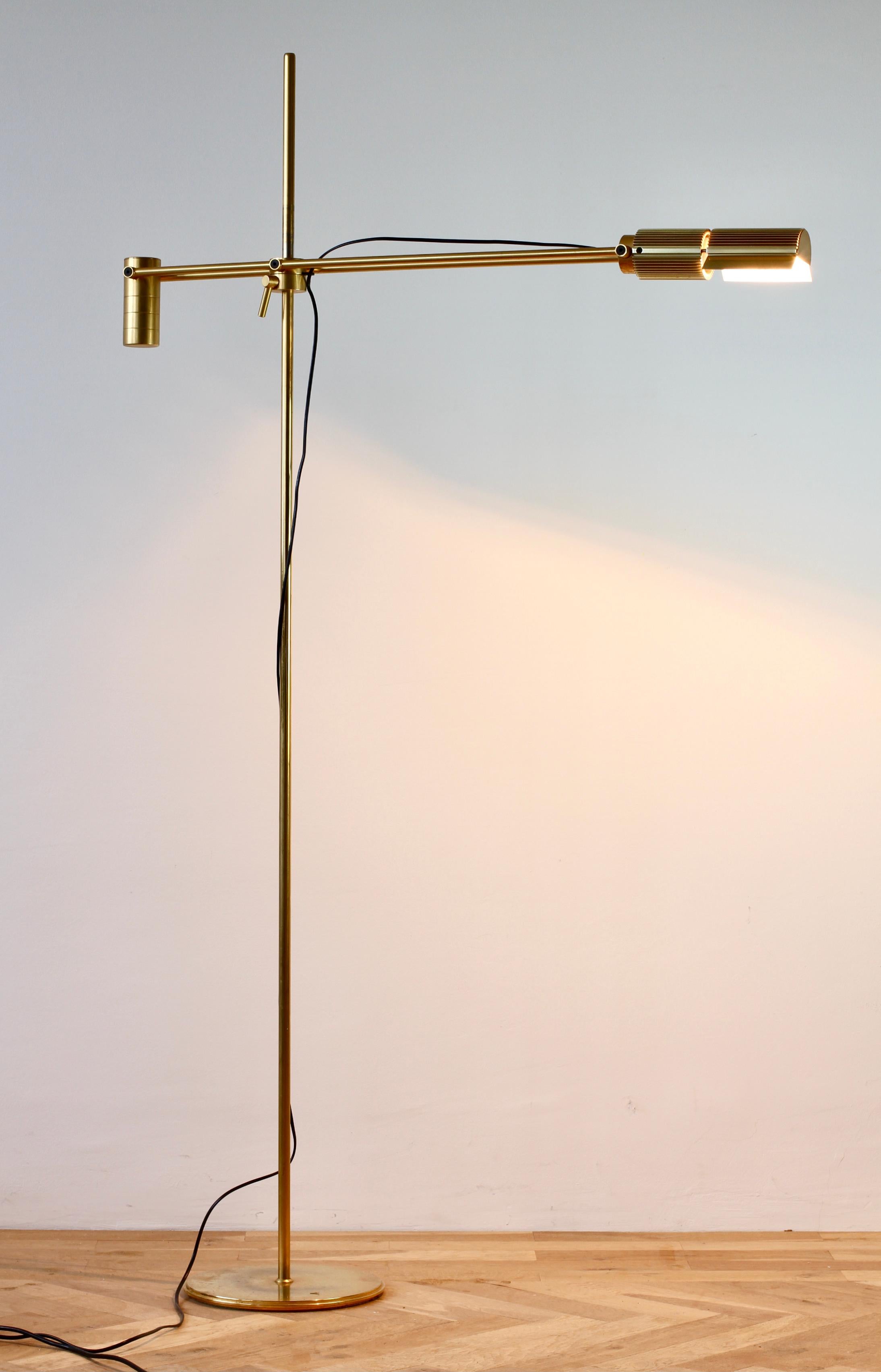 Swiss Lamps Gold Plated Brass Vintage Modernist 1970s Adjustable Floor Lamp  In Good Condition For Sale In Landau an der Isar, Bayern