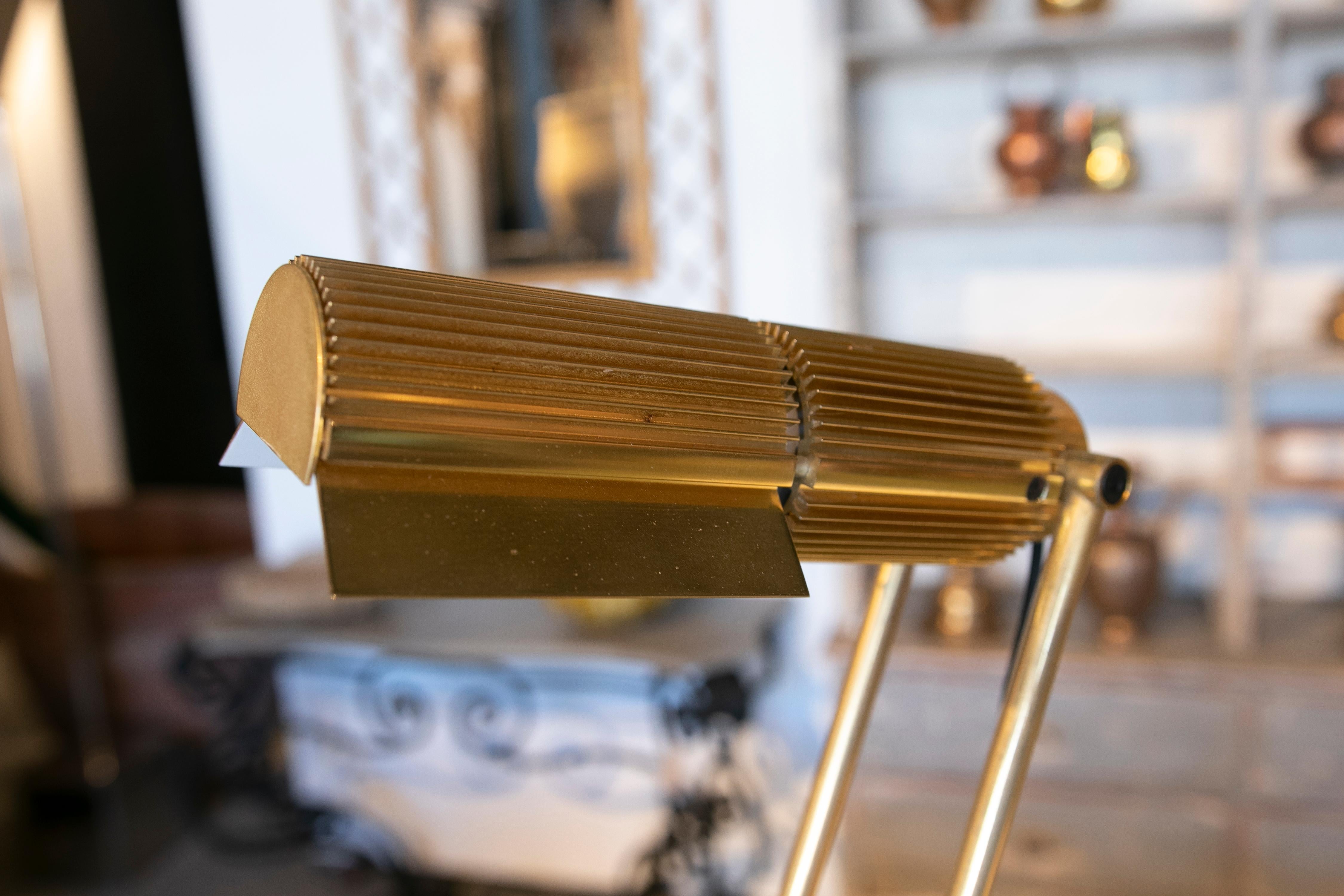 Verstellbare italienische vergoldete Vintage-Tischlampe aus Messing von Relco aus den 1980er Jahren im Angebot 5