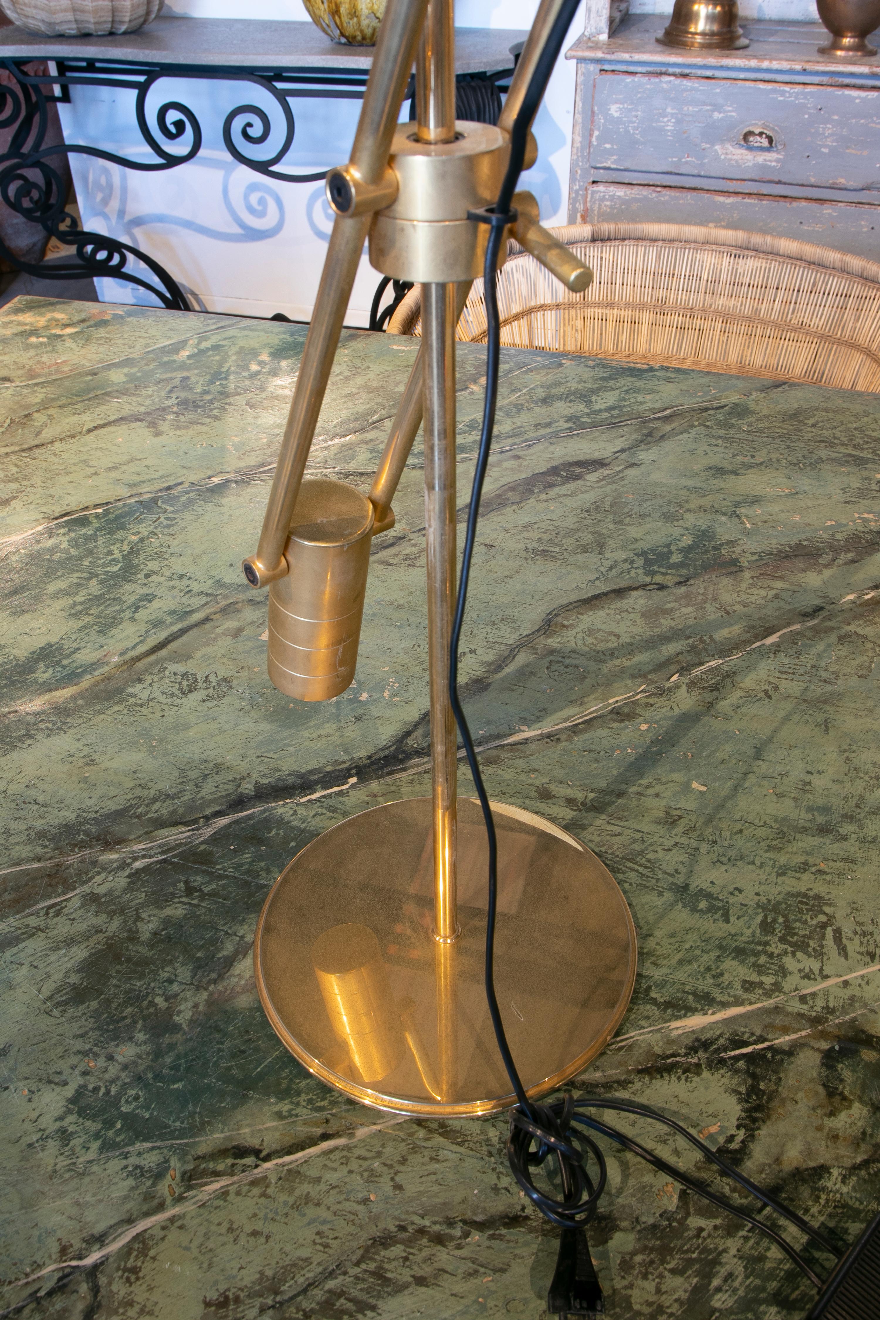 Italian Gold Plated Vintage Modernist Brass 1980s Adjustable Table Lamp by Relco For Sale 3