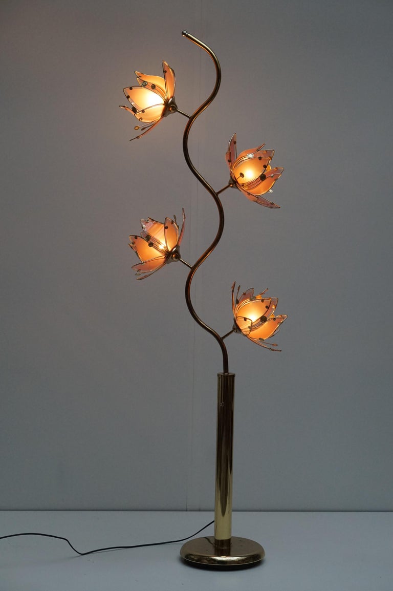 Hollywood Regency  Italian Golden Brass and Murano Glass Lotus Floral Floor Lamp, 1970 For Sale