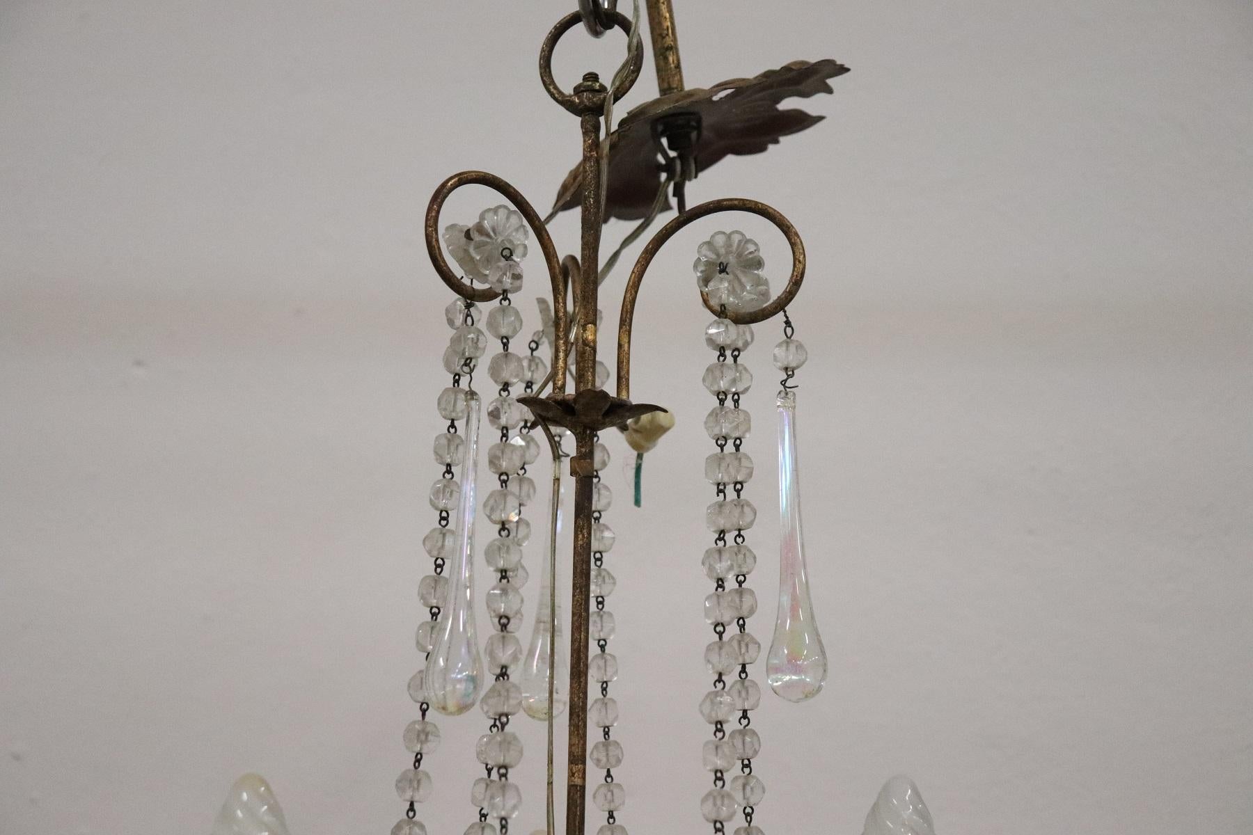 Early 20th Century Italian Golden Bronze and Crystals Swarovski Chandelier with Ceramic Roses