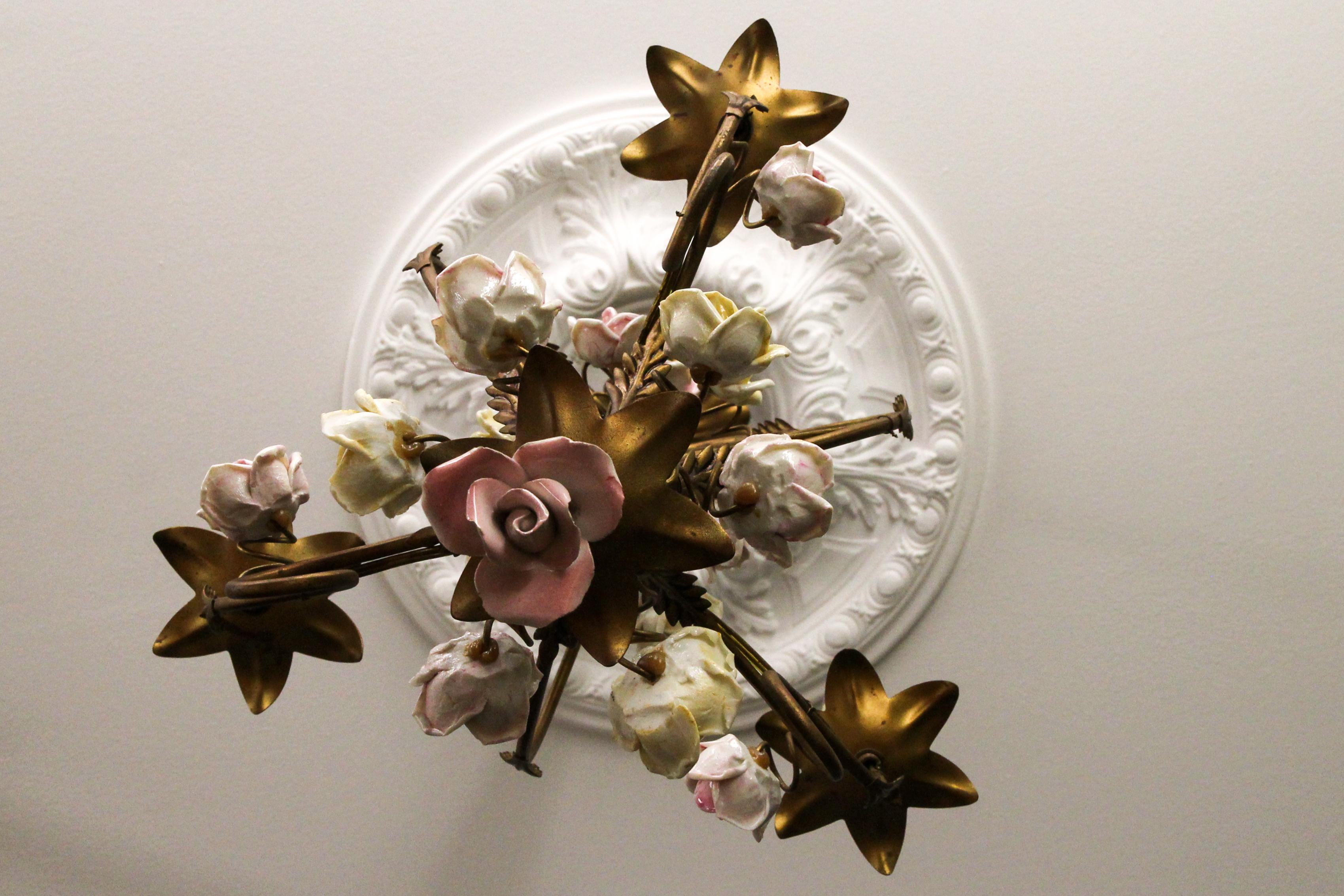 Italian Golden Metal Three-Light Chandelier with Porcelain Roses, ca. 1970s For Sale 4