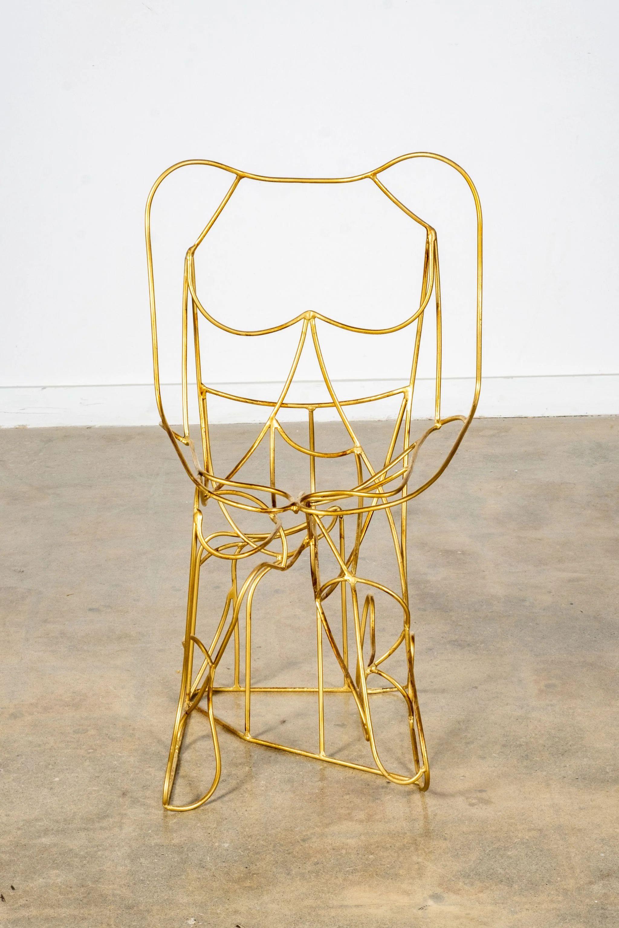 Silla Escultura Italiana Figura de Alambre Dorado finales del siglo XX en venta