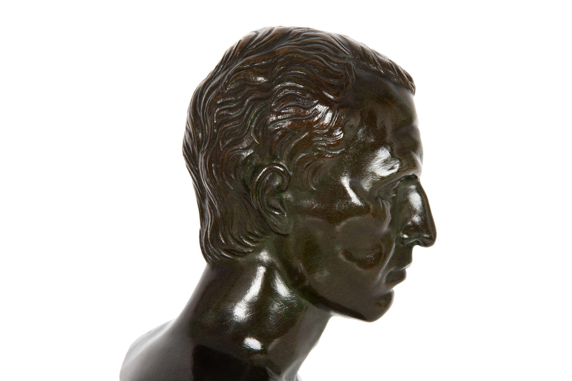 Sculpture en bronze antique du Grand Tour d'Italie, Buste de Jules César en vente 2