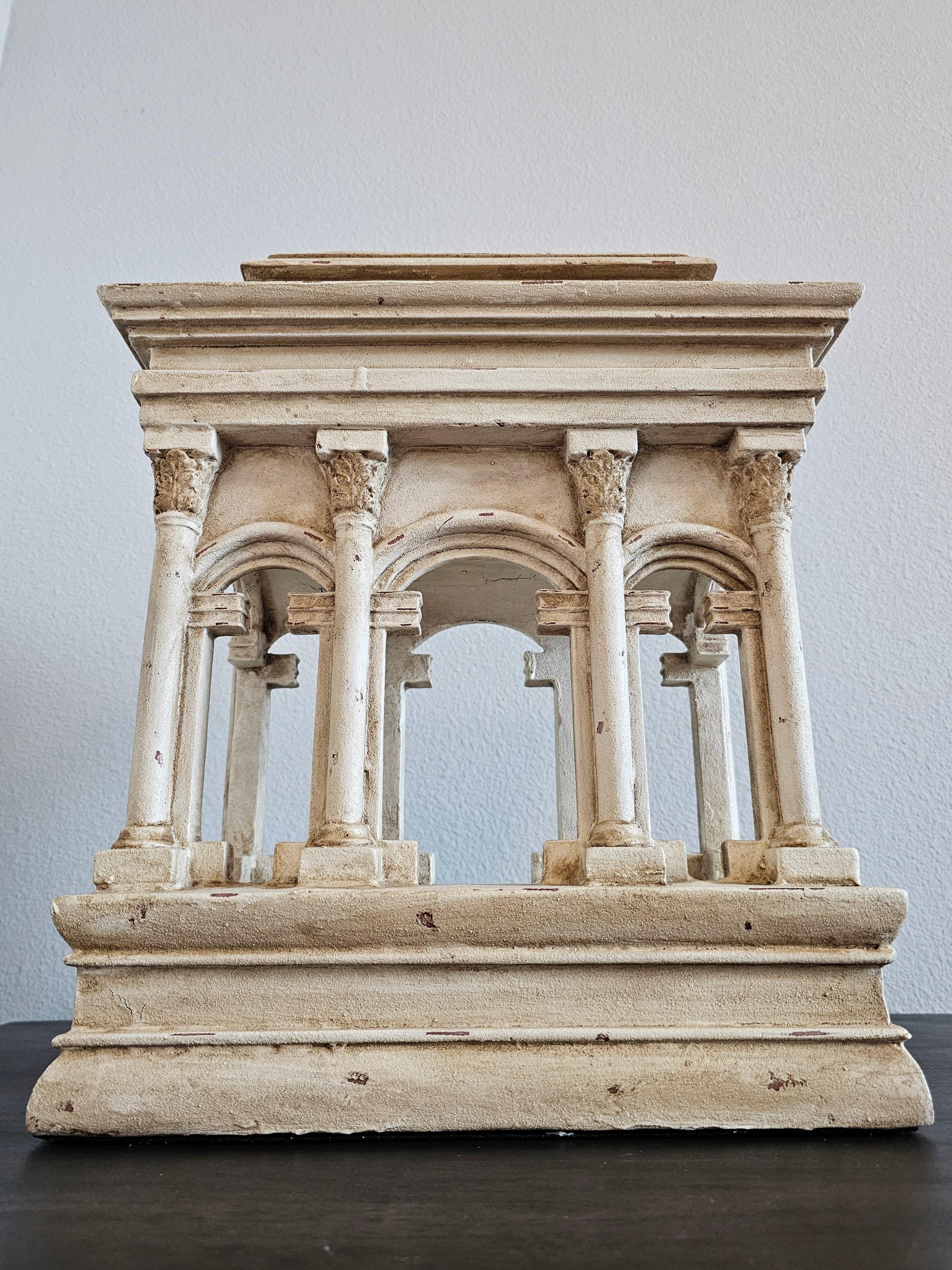 Modèle architectural du Grand Tour italien en faux marbre de temple romain Portico Bon état à Forney, TX
