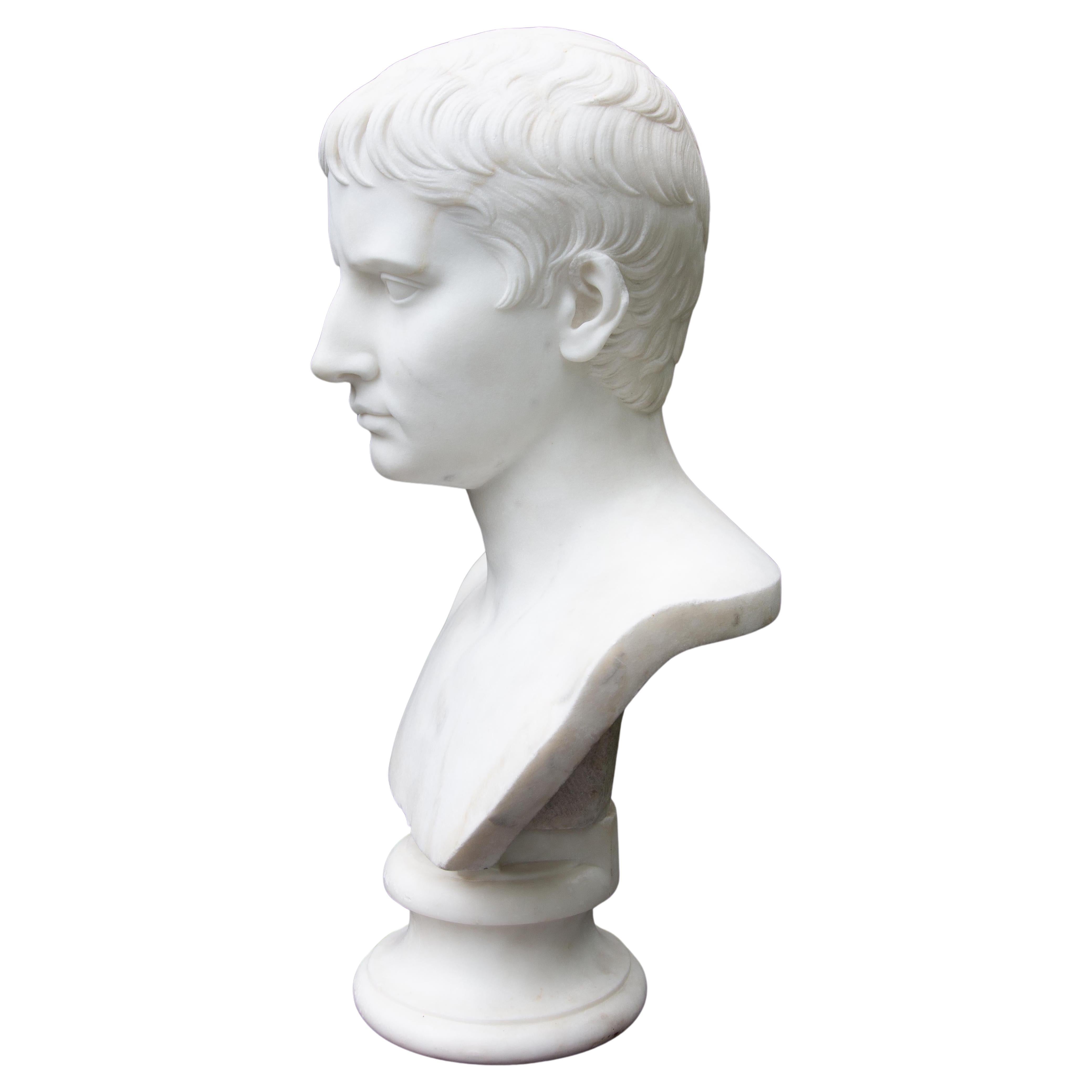 Italiano Busto in marmo di Augusto Cesare di Carrara del 19° secolo in vendita