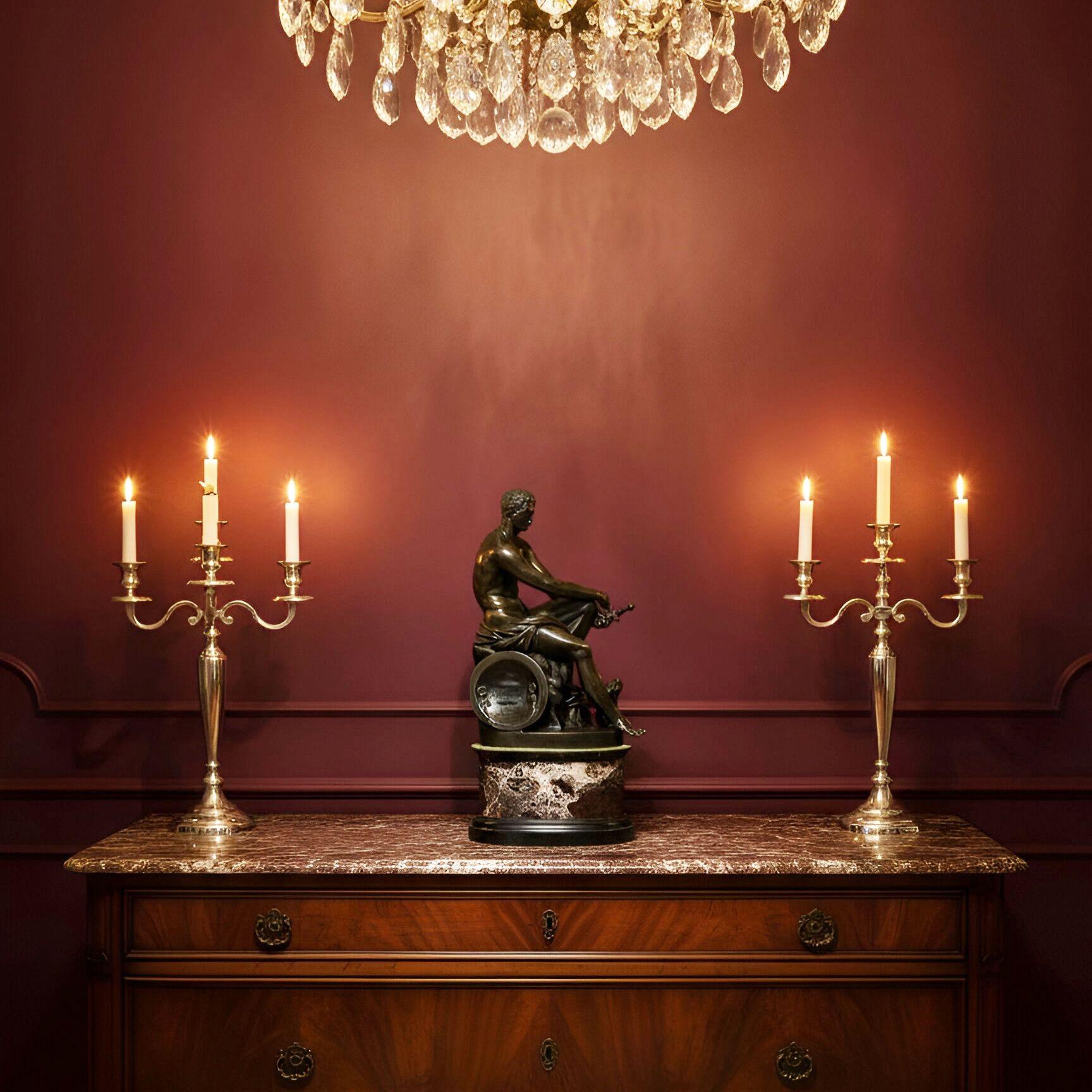 GRANDE TOUR
Italiano, circa metà-fine del XIX secolo

Ludovisi Marli, Dopo l'antico

Bronzo patinato  sollevato su un basamento di marmo originale

13 1/2