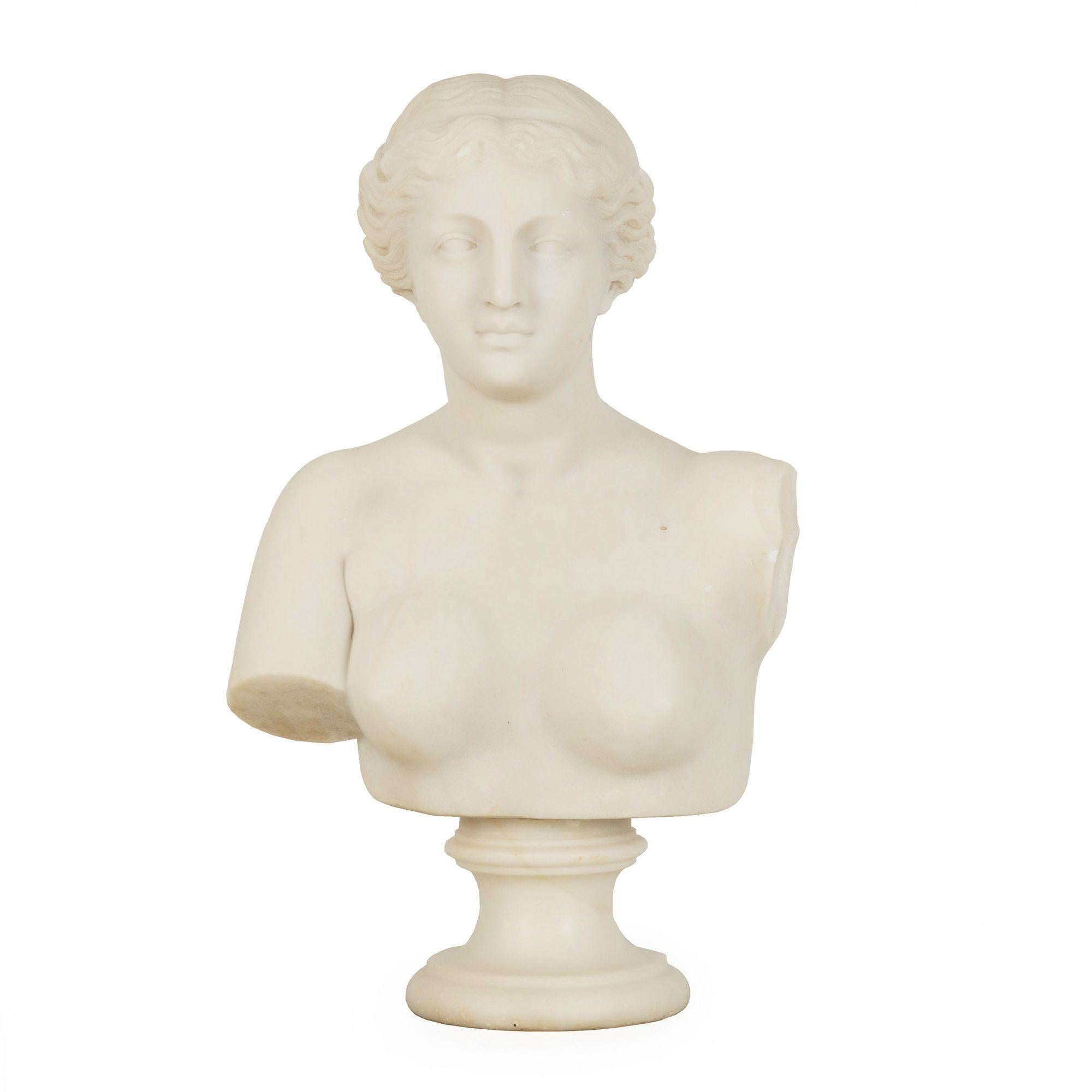 20th Century Italian Grand Tour Carved Alabaster Bust of Venus of Milo, 20th century For Sale